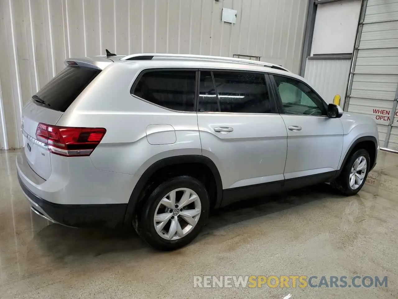 3 Photograph of a damaged car 1V2WR2CAXKC558194 VOLKSWAGEN ATLAS 2019