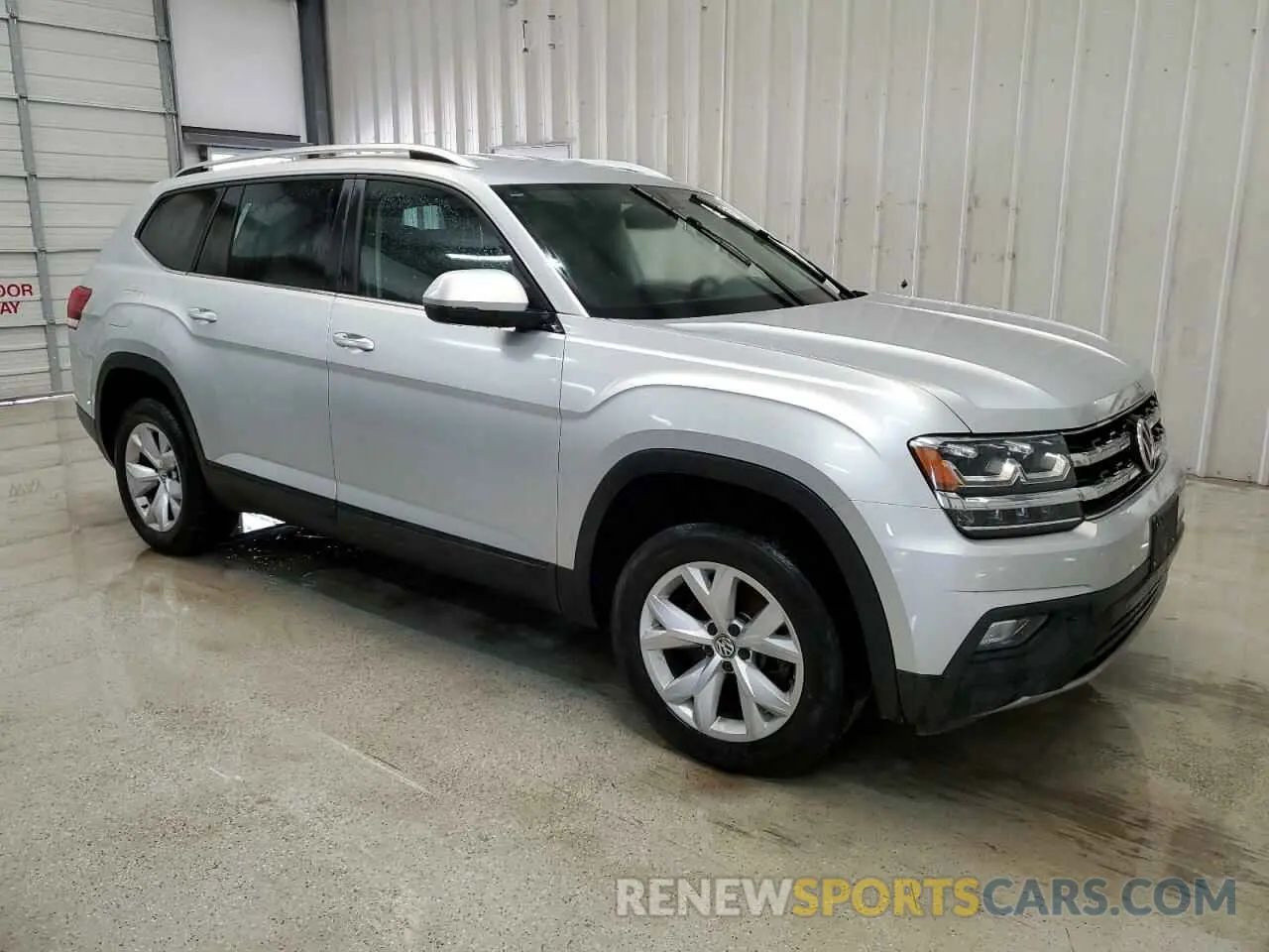 4 Photograph of a damaged car 1V2WR2CAXKC558194 VOLKSWAGEN ATLAS 2019