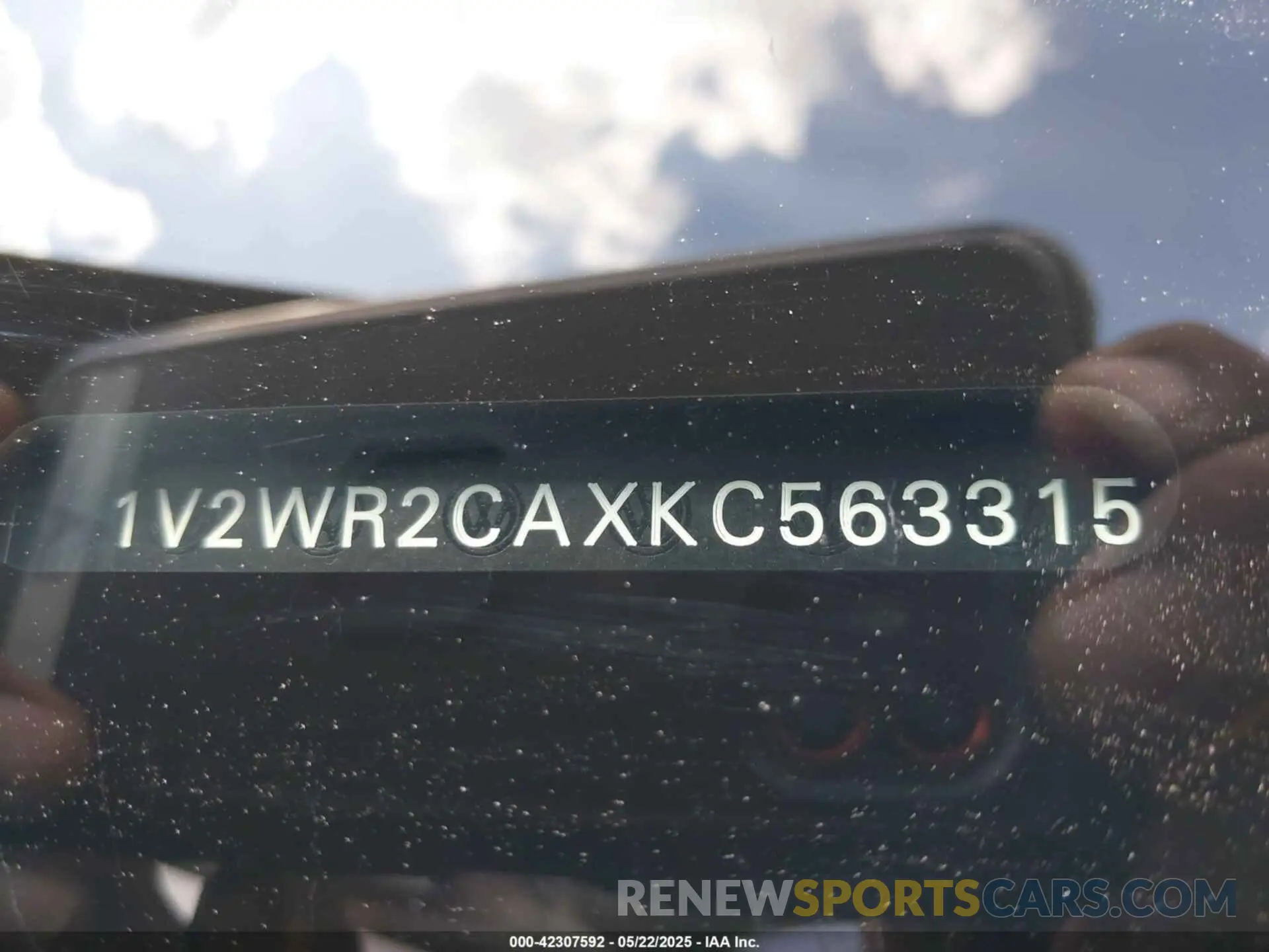 9 Photograph of a damaged car 1V2WR2CAXKC563315 VOLKSWAGEN ATLAS 2019