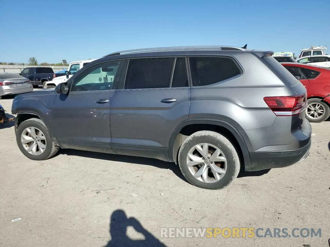 2 Photograph of a damaged car 1V2WR2CAXKC576470 VOLKSWAGEN ATLAS 2019