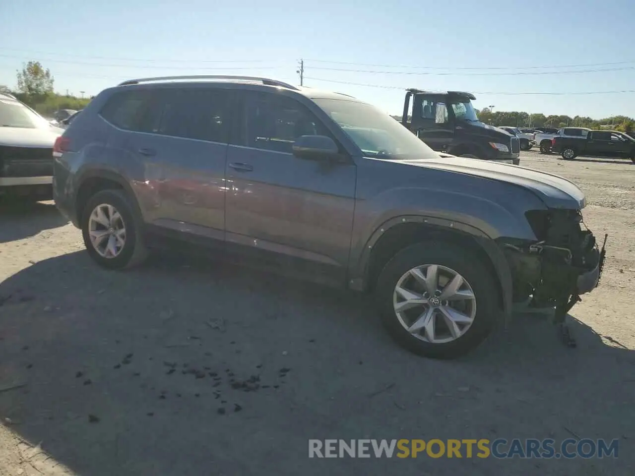 4 Photograph of a damaged car 1V2WR2CAXKC576470 VOLKSWAGEN ATLAS 2019