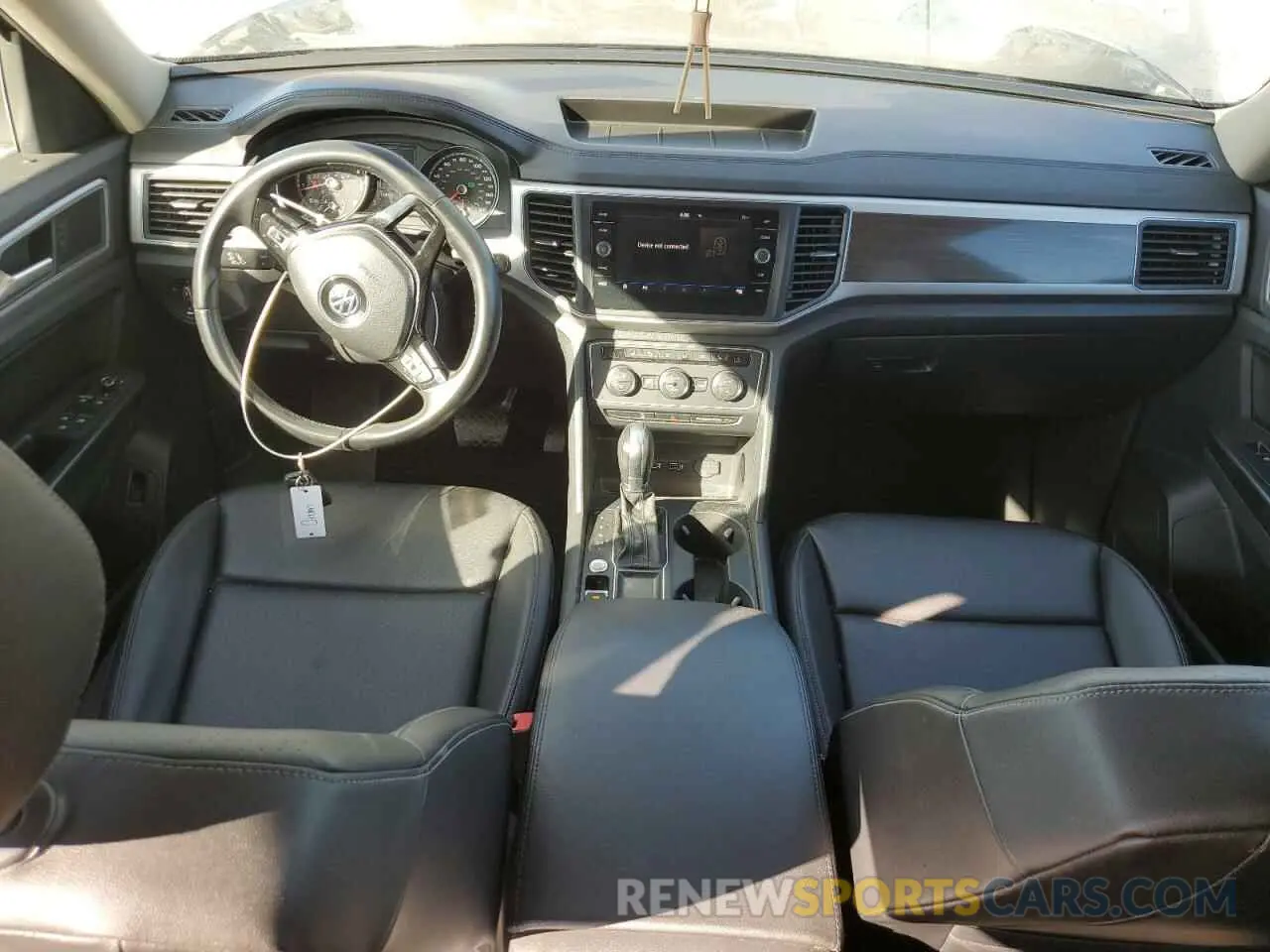 8 Photograph of a damaged car 1V2WR2CAXKC576470 VOLKSWAGEN ATLAS 2019