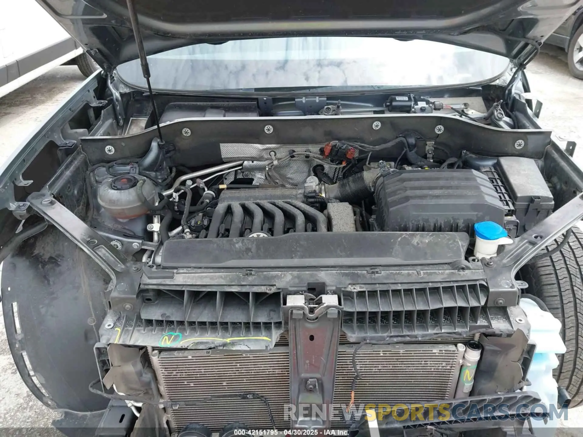10 Photograph of a damaged car 1V2WR2CAXKC611864 VOLKSWAGEN ATLAS 2019