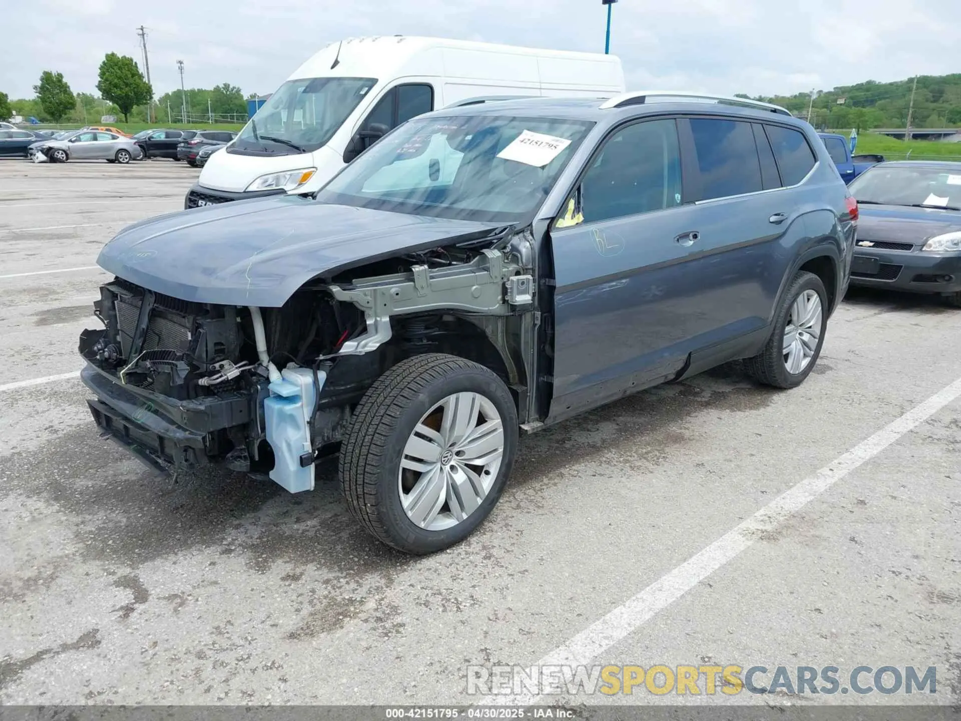 2 Photograph of a damaged car 1V2WR2CAXKC611864 VOLKSWAGEN ATLAS 2019