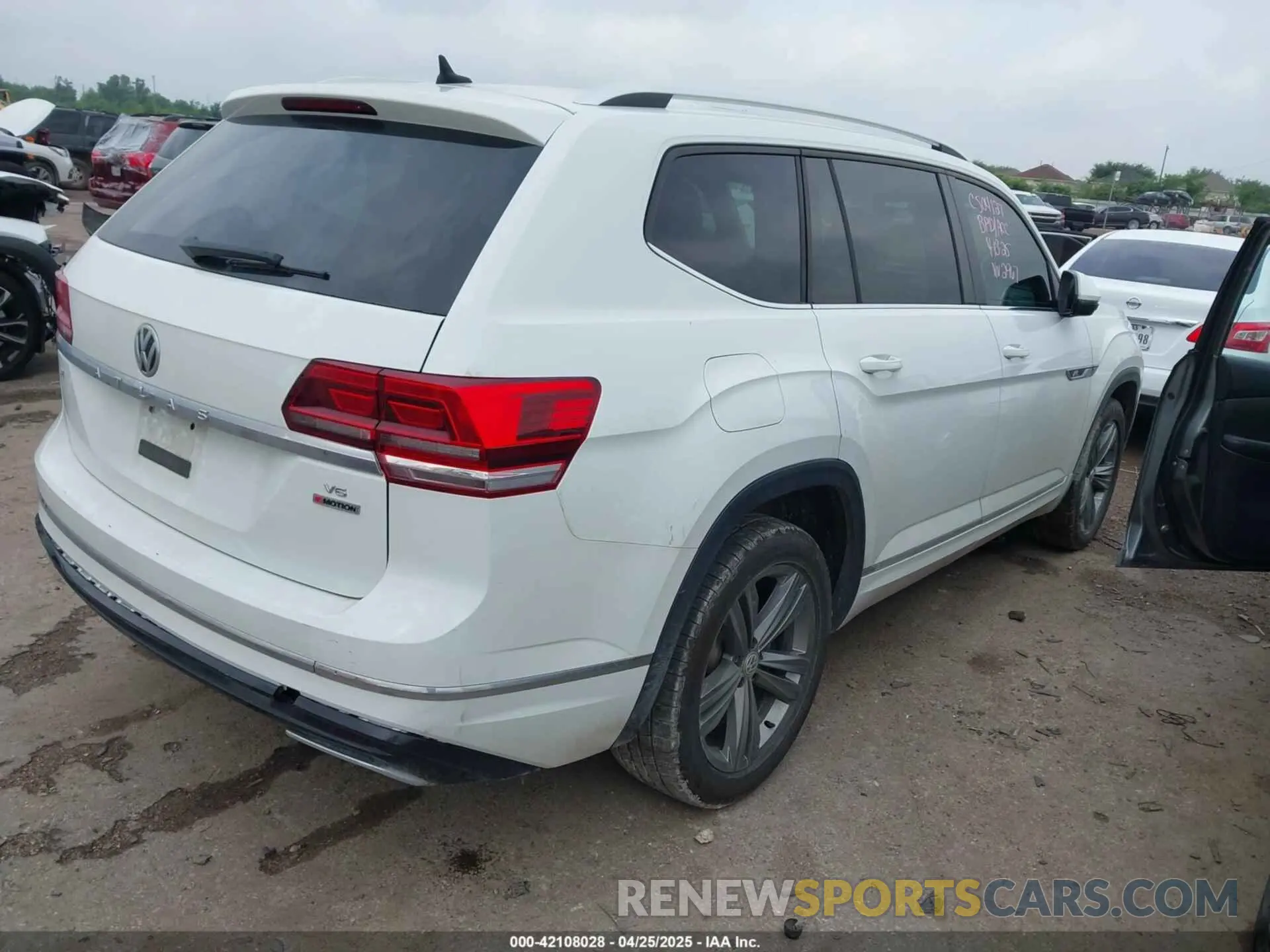 4 Фотография поврежденного автомобиля 1V2XR2CA1KC512967 VOLKSWAGEN ATLAS 2019