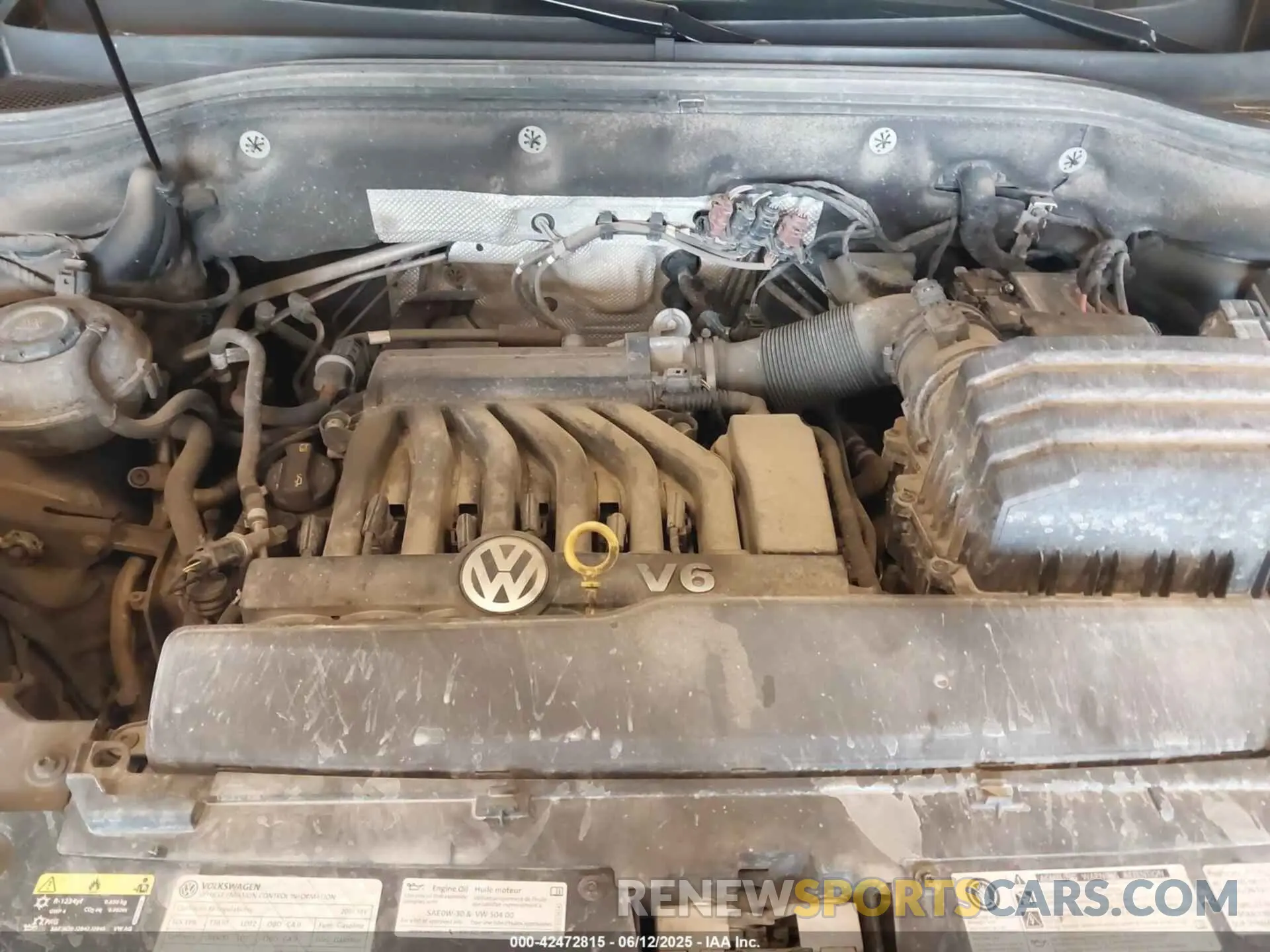 10 Photograph of a damaged car 1V2XR2CA1KC518199 VOLKSWAGEN ATLAS 2019