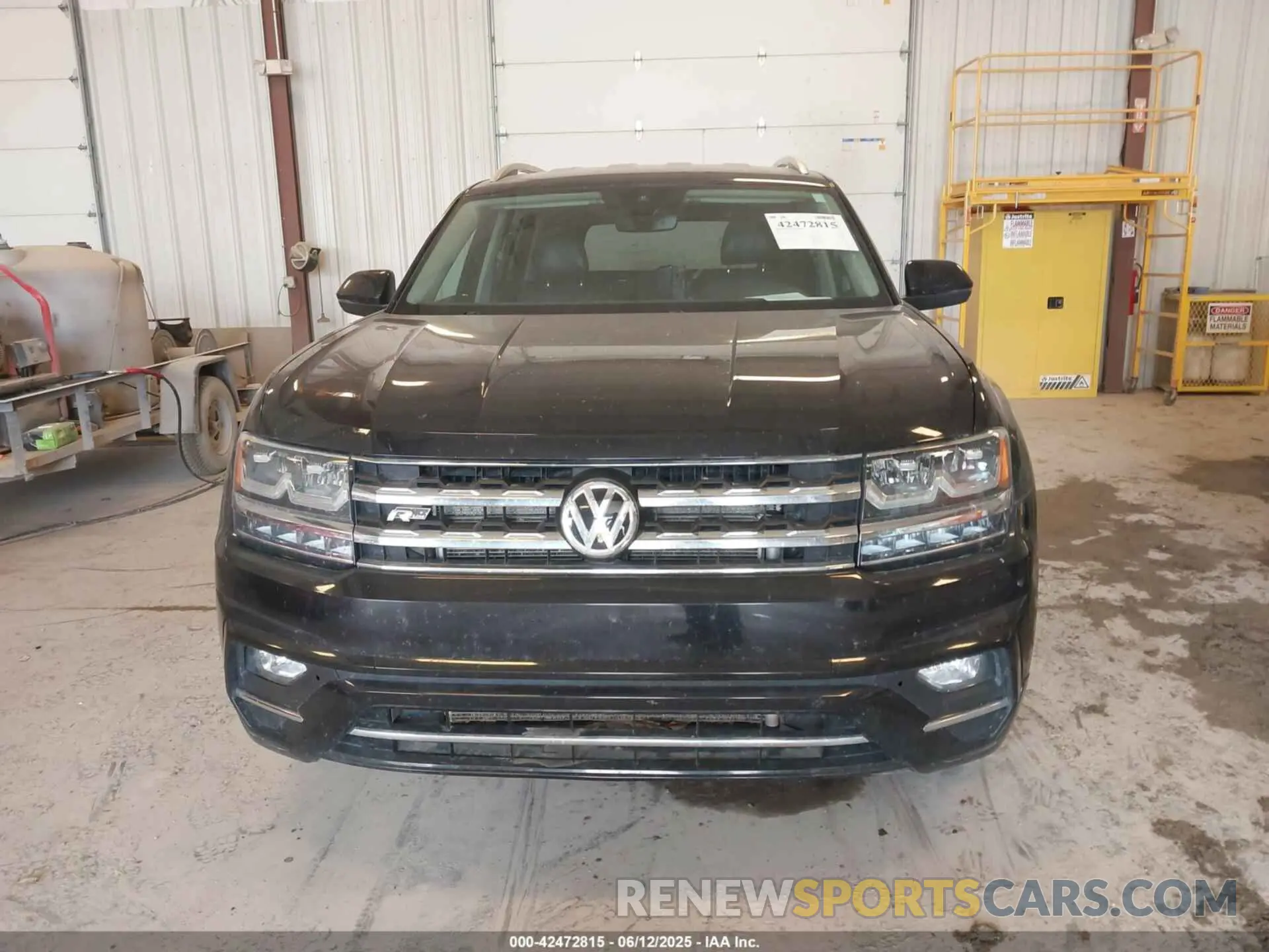 12 Photograph of a damaged car 1V2XR2CA1KC518199 VOLKSWAGEN ATLAS 2019