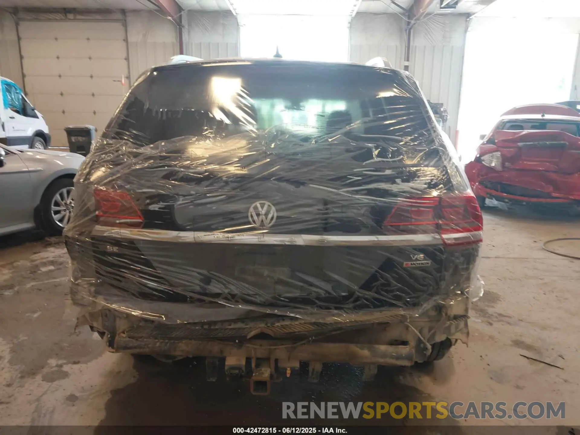 16 Photograph of a damaged car 1V2XR2CA1KC518199 VOLKSWAGEN ATLAS 2019
