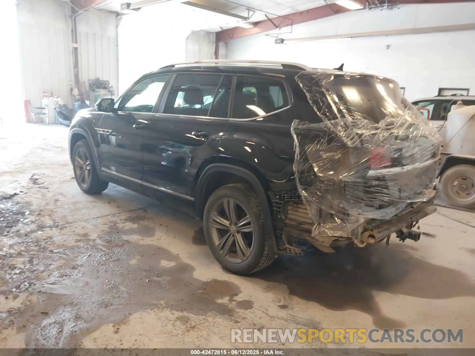 3 Photograph of a damaged car 1V2XR2CA1KC518199 VOLKSWAGEN ATLAS 2019