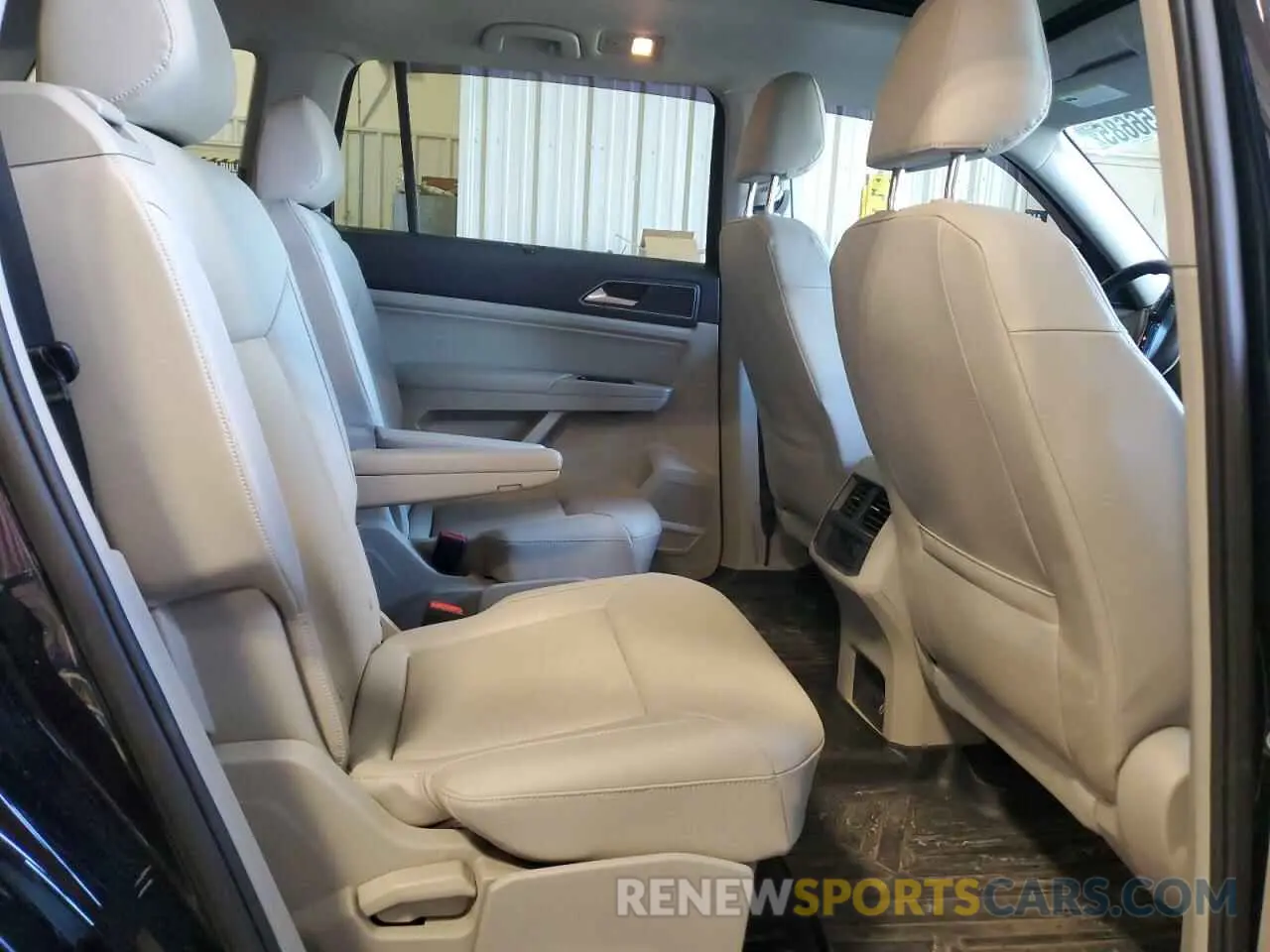 11 Photograph of a damaged car 1V2XR2CA6KC606410 VOLKSWAGEN ATLAS 2019