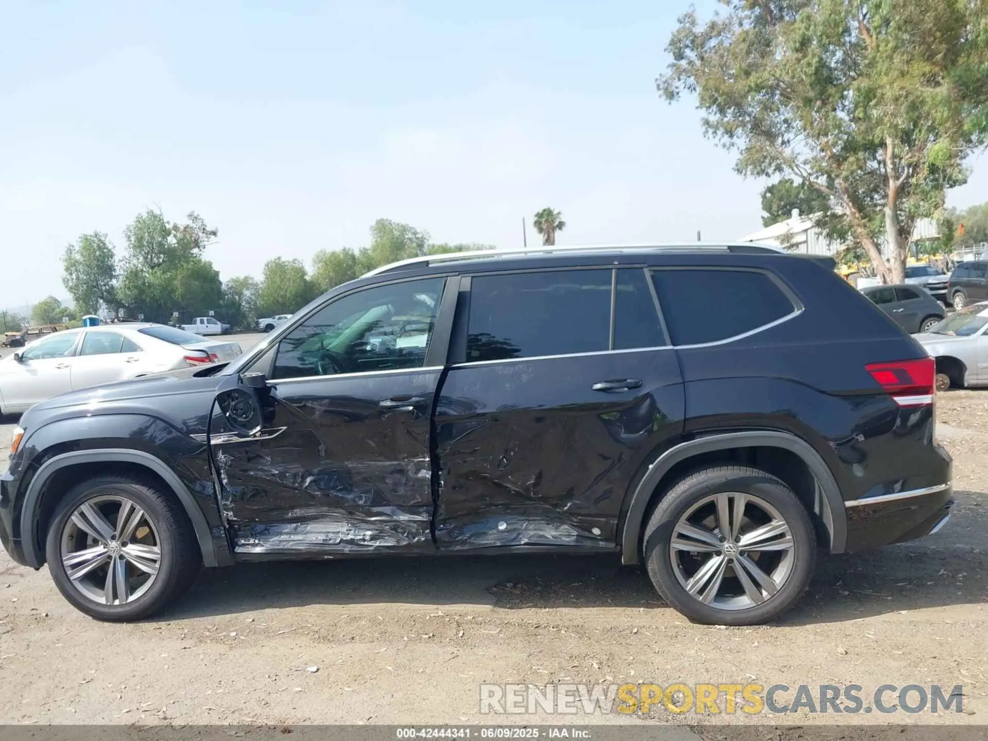 13 Фотография поврежденного автомобиля 1V2XR2CA9KC520010 VOLKSWAGEN ATLAS 2019
