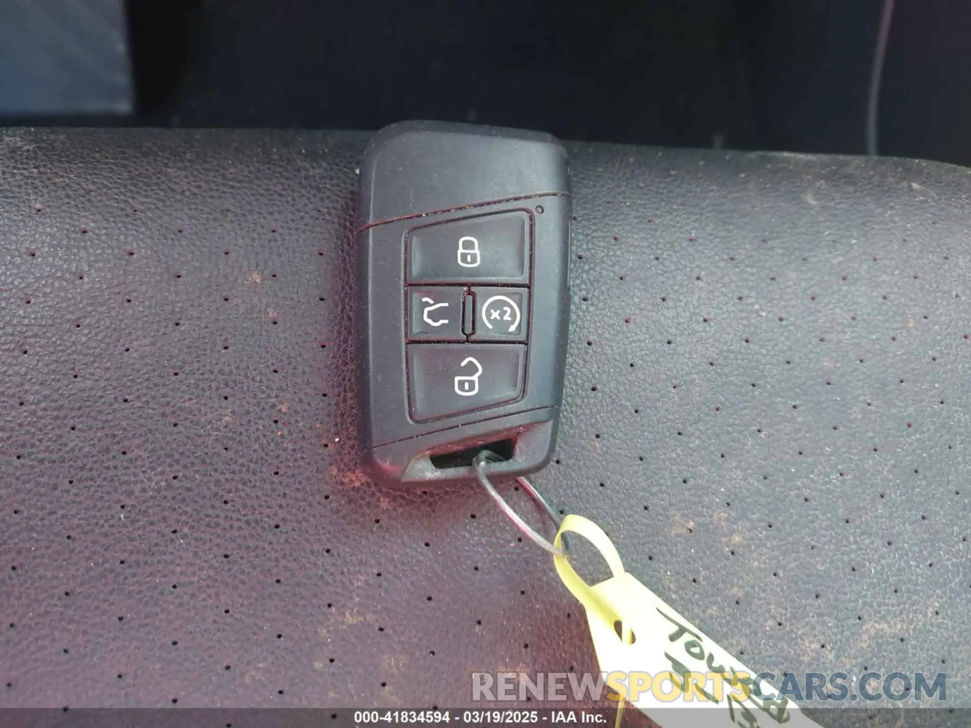 11 Photograph of a damaged car 1V2YR2CA0KC582951 VOLKSWAGEN ATLAS 2019