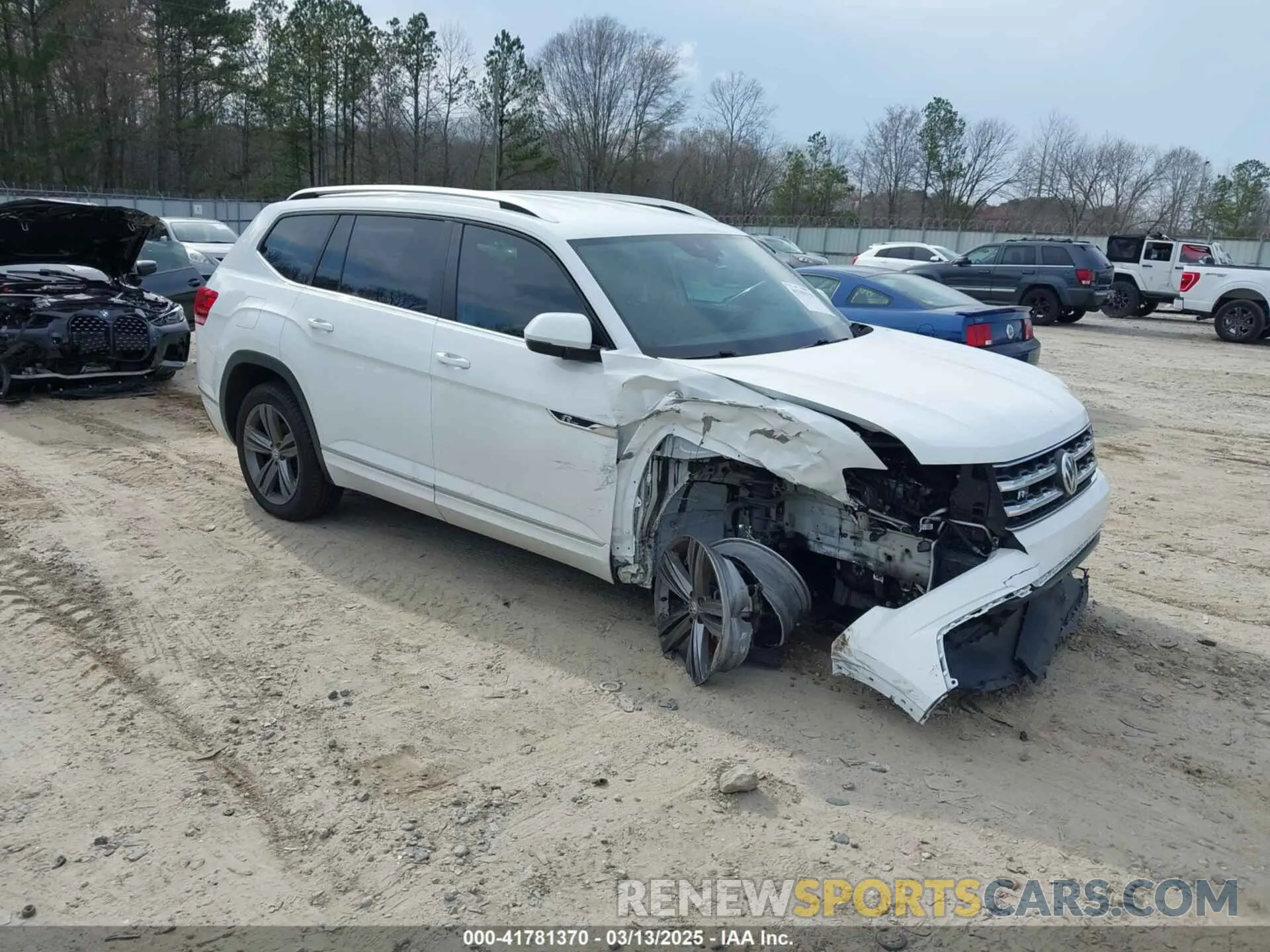 1 Фотография поврежденного автомобиля 1V2YR2CA3KC547188 VOLKSWAGEN ATLAS 2019