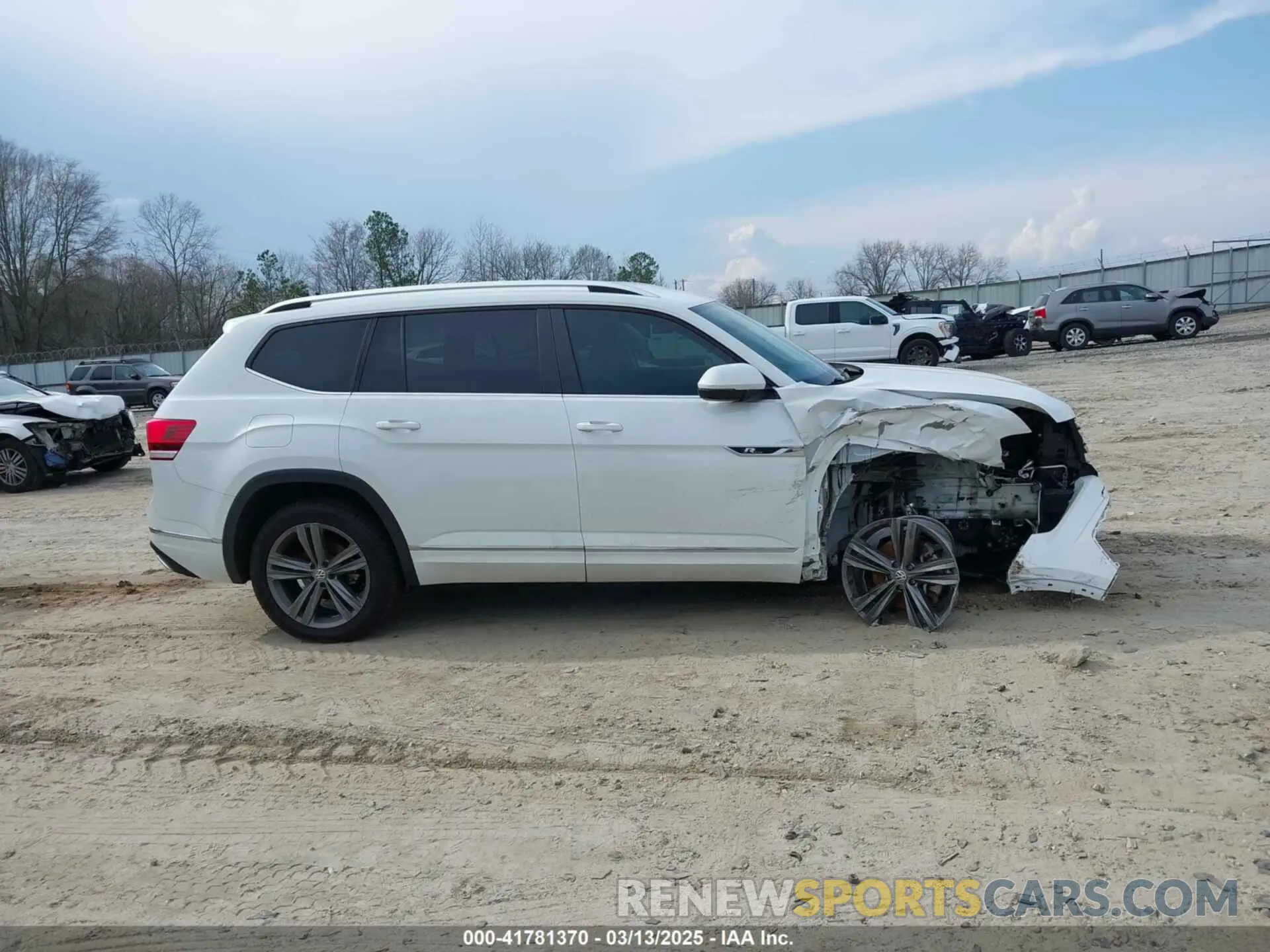 14 Фотография поврежденного автомобиля 1V2YR2CA3KC547188 VOLKSWAGEN ATLAS 2019