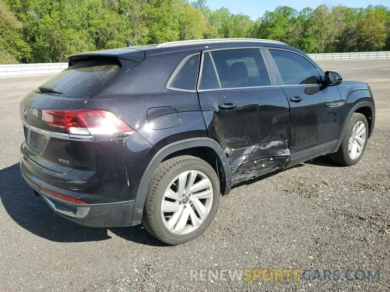 3 Photograph of a damaged car 1V21E2CA0LC227597 VOLKSWAGEN ATLAS 2020