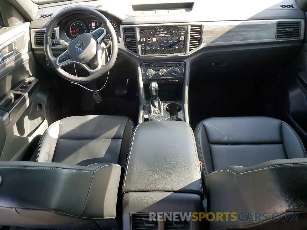 8 Photograph of a damaged car 1V21E2CA0LC227597 VOLKSWAGEN ATLAS 2020