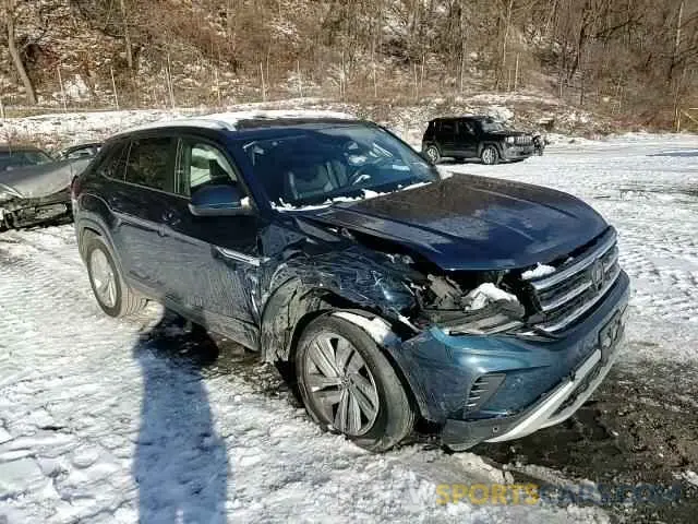 12 Photograph of a damaged car 1V21E2CA6LC210559 VOLKSWAGEN ATLAS 2020