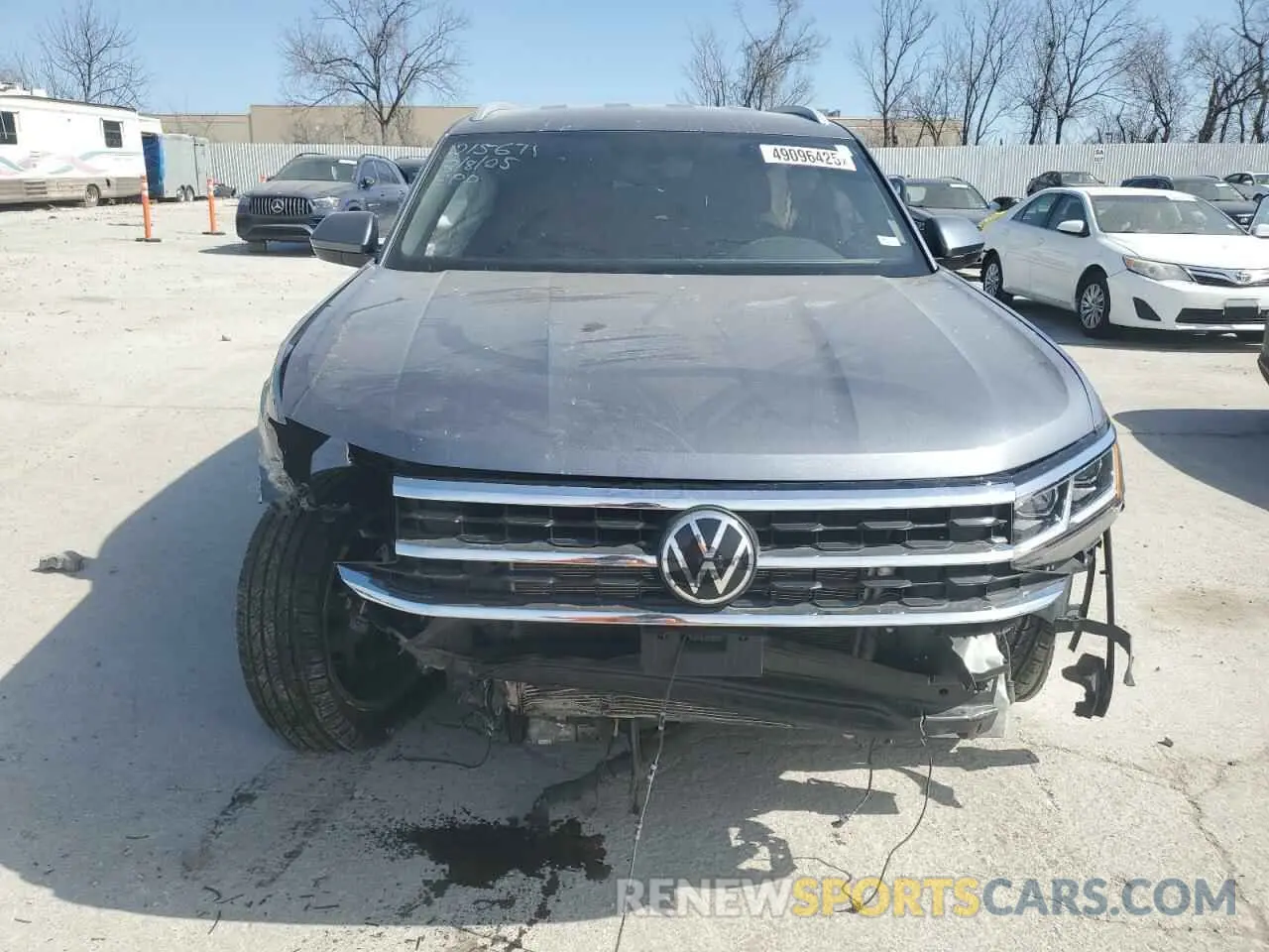 5 Photograph of a damaged car 1V21E2CAXLC226750 VOLKSWAGEN ATLAS 2020