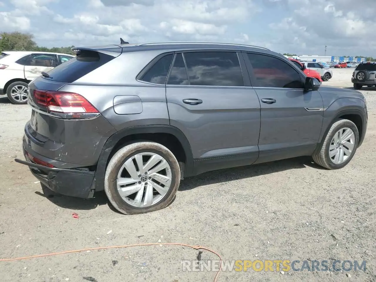3 Photograph of a damaged car 1V25C2CA8LC201689 VOLKSWAGEN ATLAS 2020