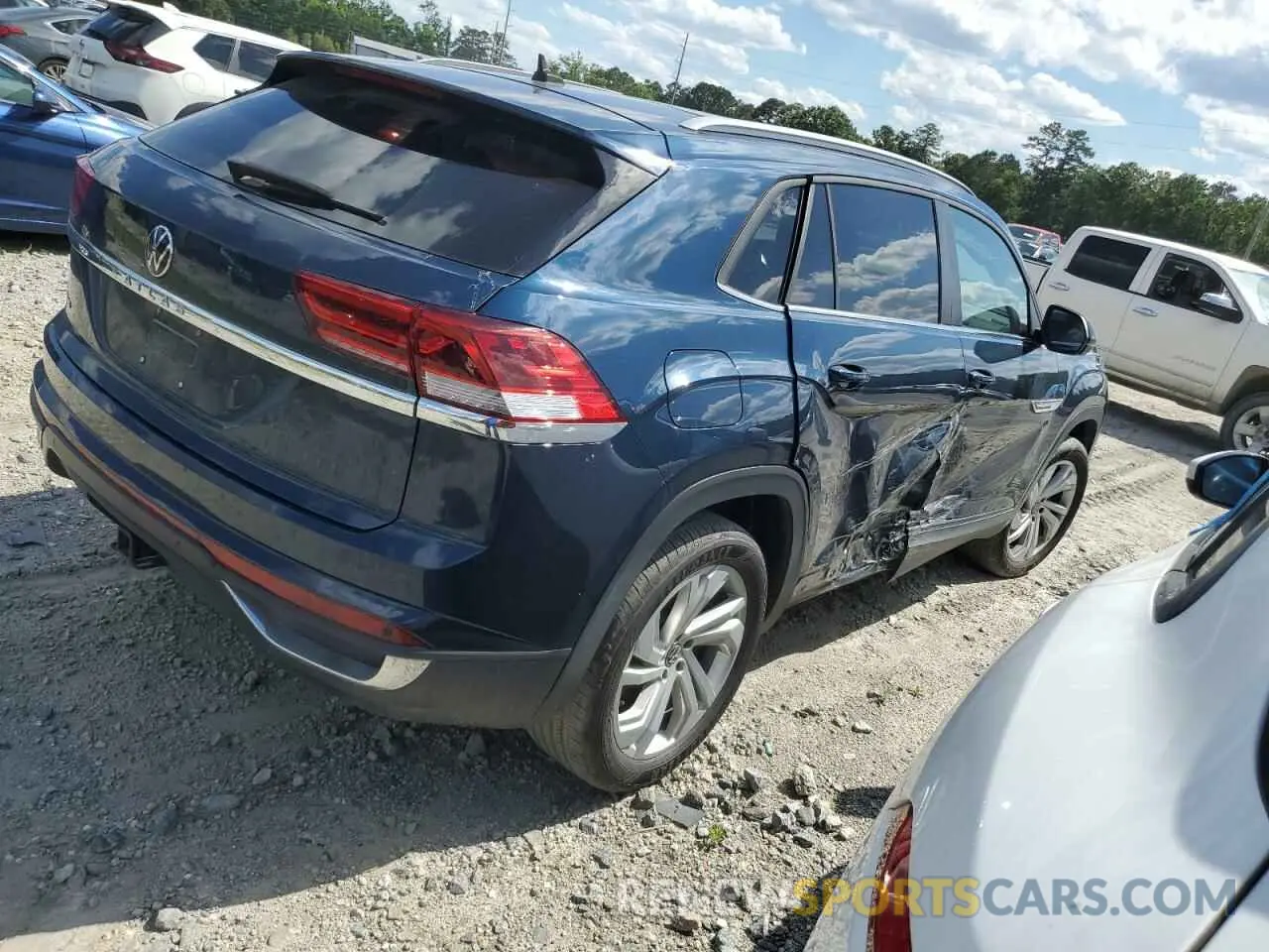 3 Photograph of a damaged car 1V25E2CA2LC217378 VOLKSWAGEN ATLAS 2020