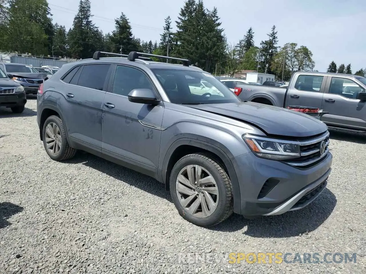 4 Photograph of a damaged car 1V26E2CA0LC230215 VOLKSWAGEN ATLAS 2020