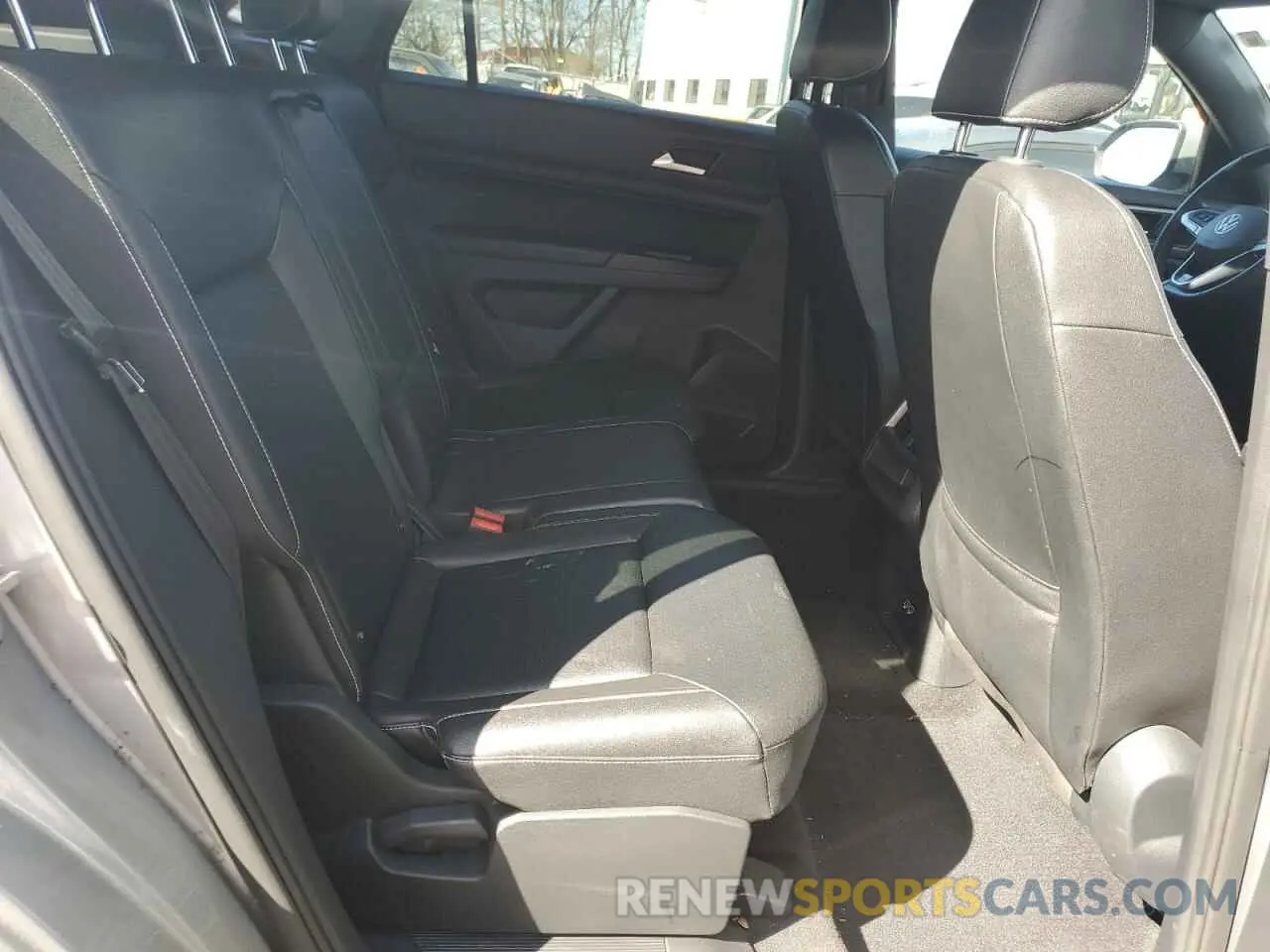 11 Photograph of a damaged car 1V26E2CA2LC231902 VOLKSWAGEN ATLAS 2020