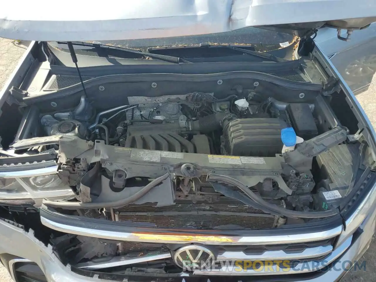 12 Photograph of a damaged car 1V26E2CA2LC231902 VOLKSWAGEN ATLAS 2020
