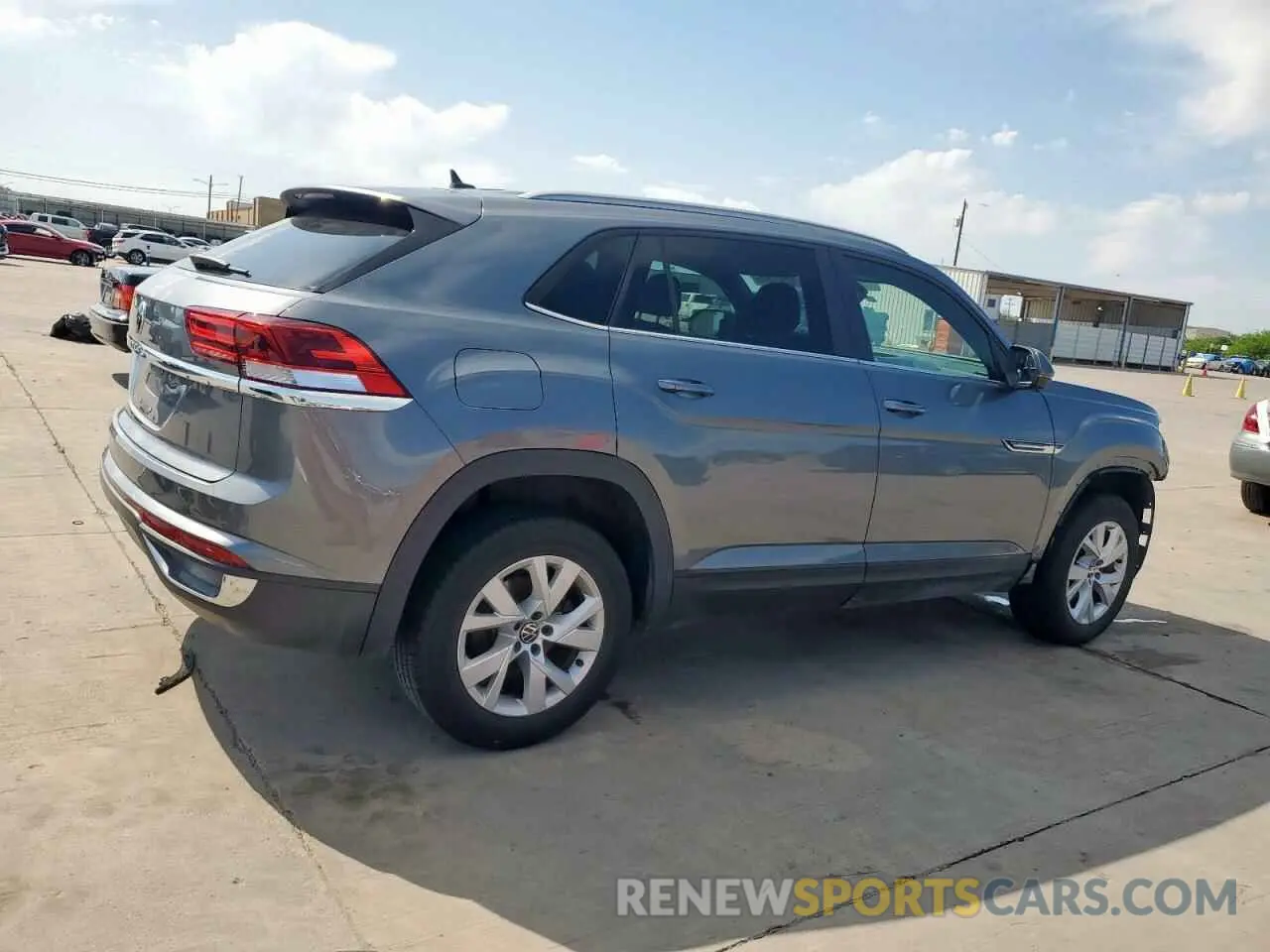 3 Photograph of a damaged car 1V2AC2CAXLC220453 VOLKSWAGEN ATLAS 2020