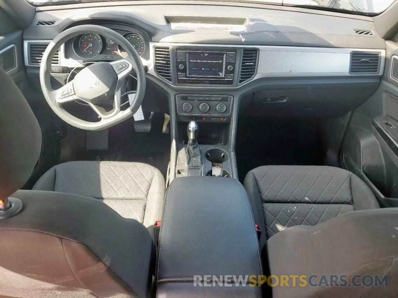 8 Photograph of a damaged car 1V2AC2CAXLC220453 VOLKSWAGEN ATLAS 2020