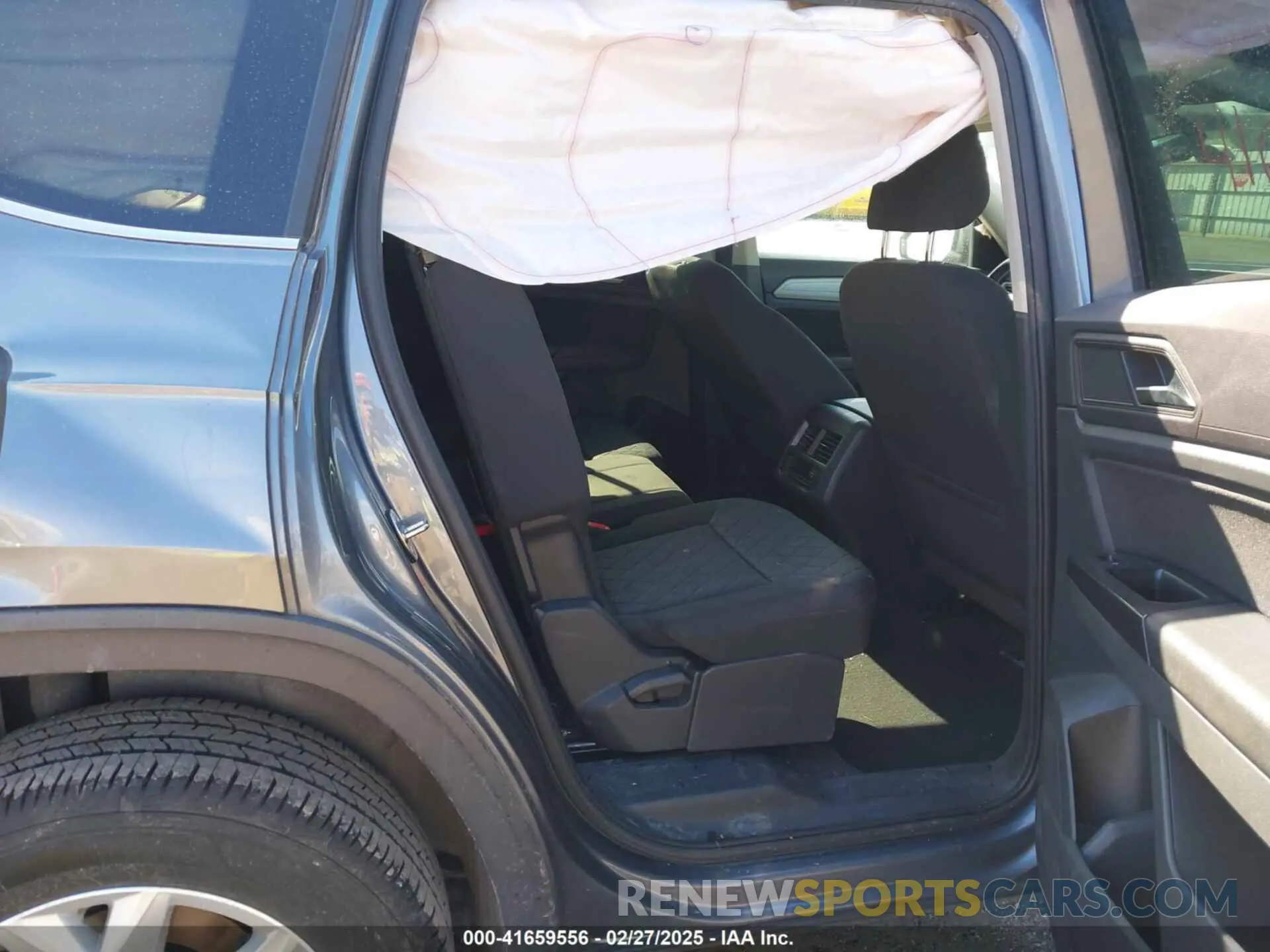 8 Photograph of a damaged car 1V2AP2CA0LC501536 VOLKSWAGEN ATLAS 2020