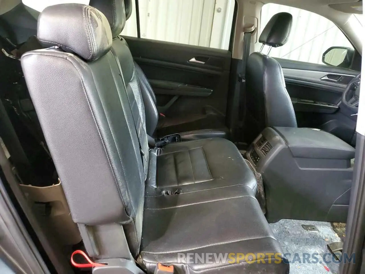 10 Photograph of a damaged car 1V2AP2CA1LC500198 VOLKSWAGEN ATLAS 2020