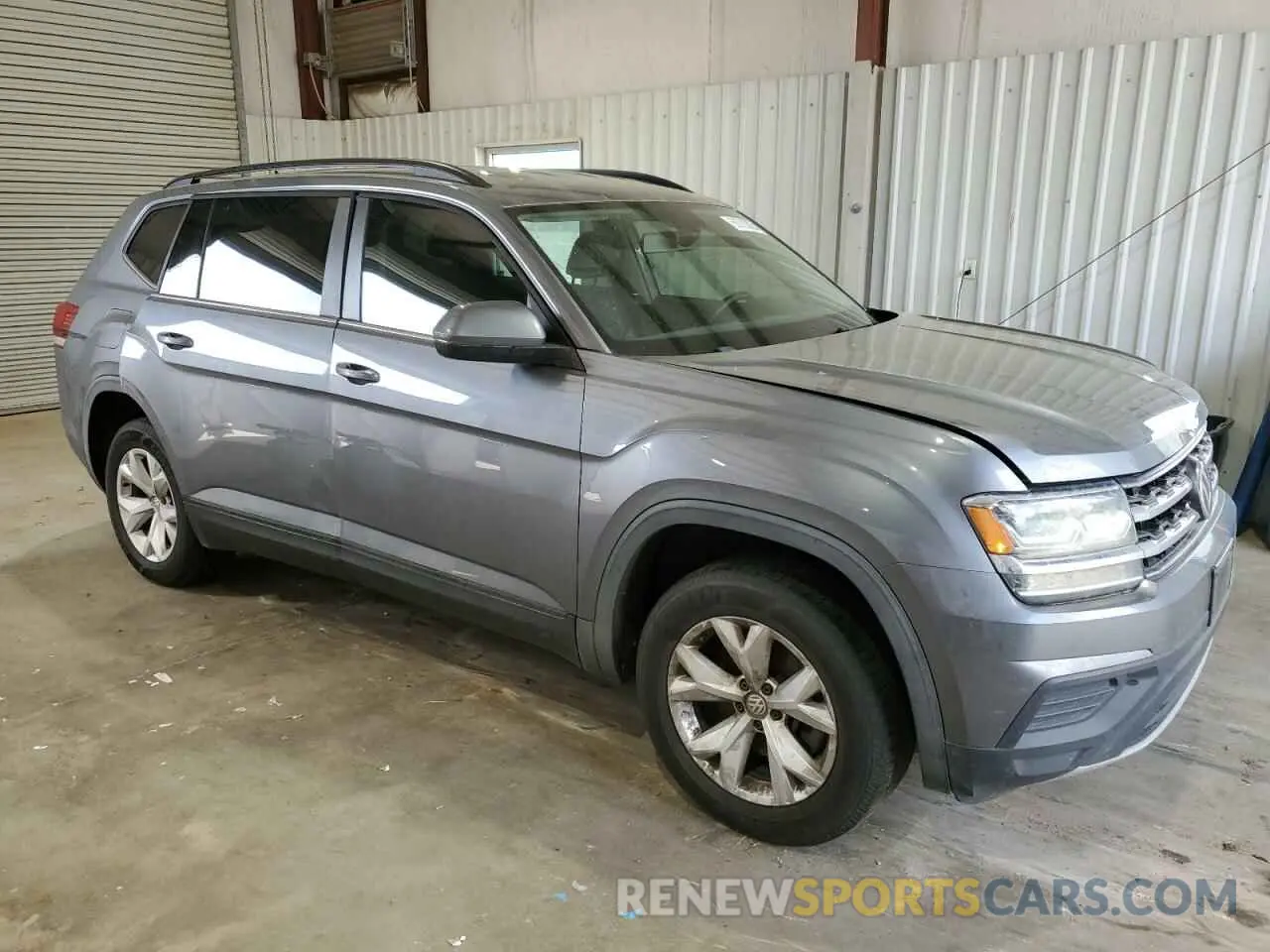 4 Photograph of a damaged car 1V2AP2CA1LC500198 VOLKSWAGEN ATLAS 2020