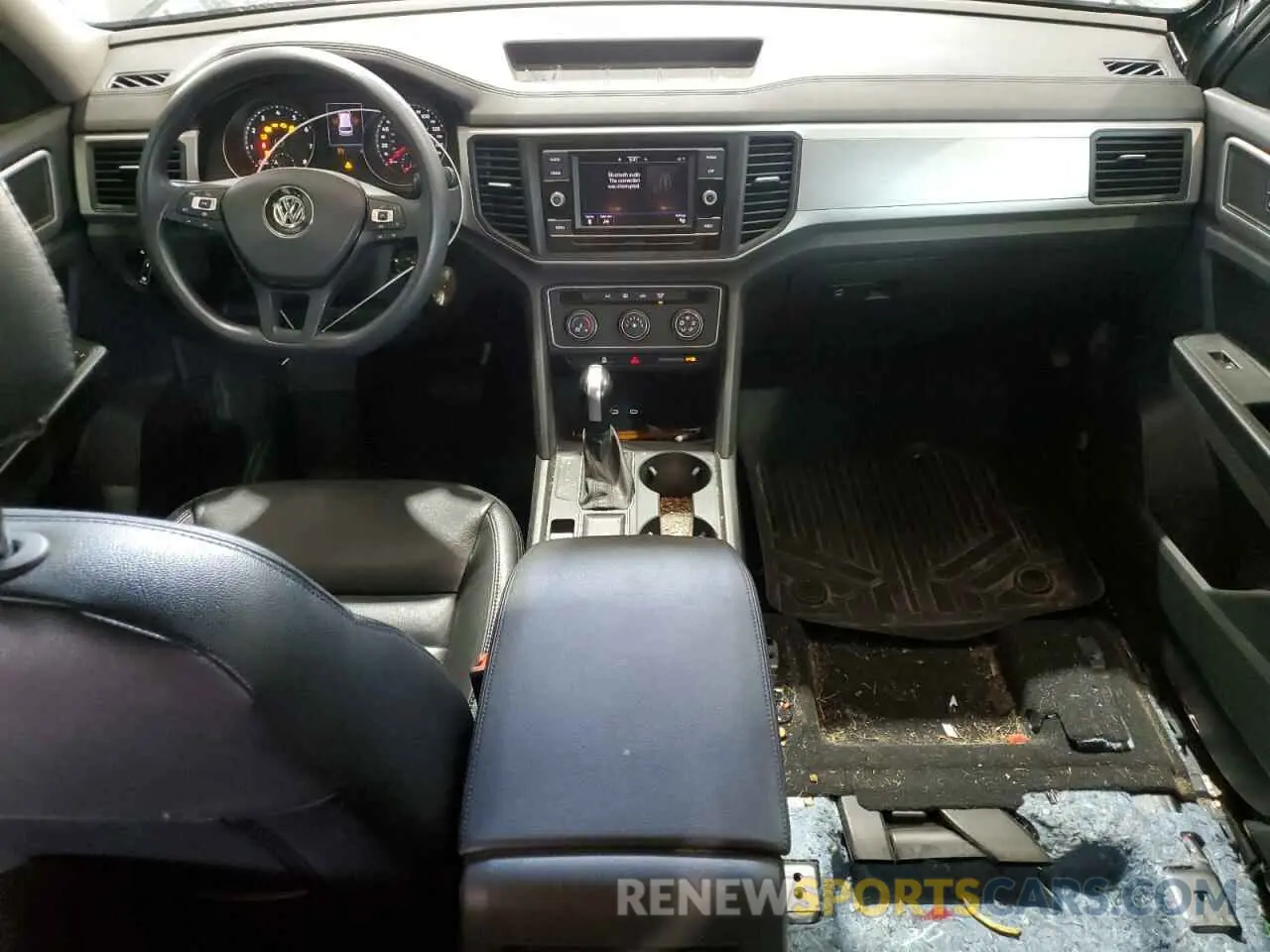 8 Photograph of a damaged car 1V2AP2CA1LC500198 VOLKSWAGEN ATLAS 2020