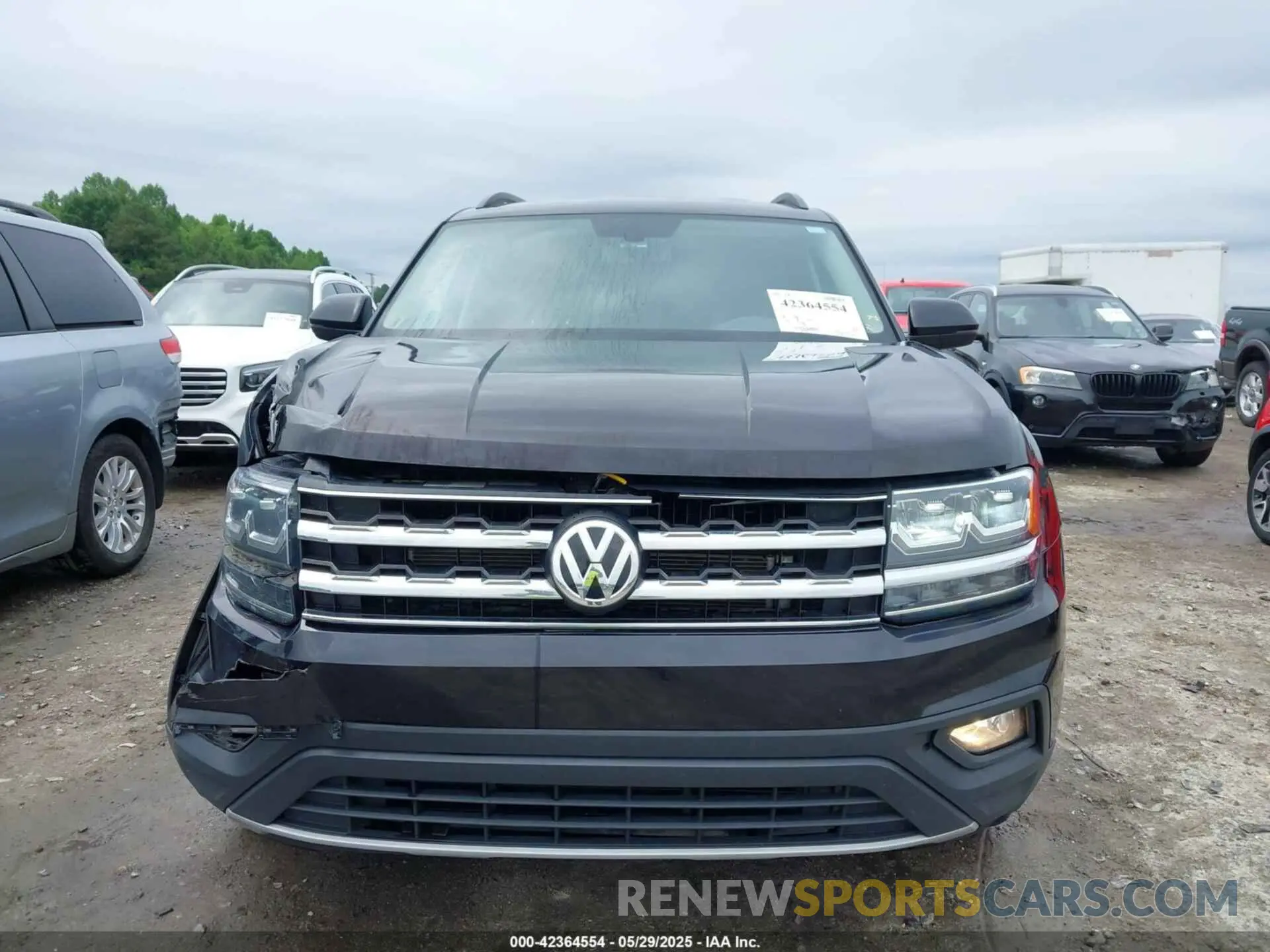 12 Photograph of a damaged car 1V2DP2CA4LC500273 VOLKSWAGEN ATLAS 2020