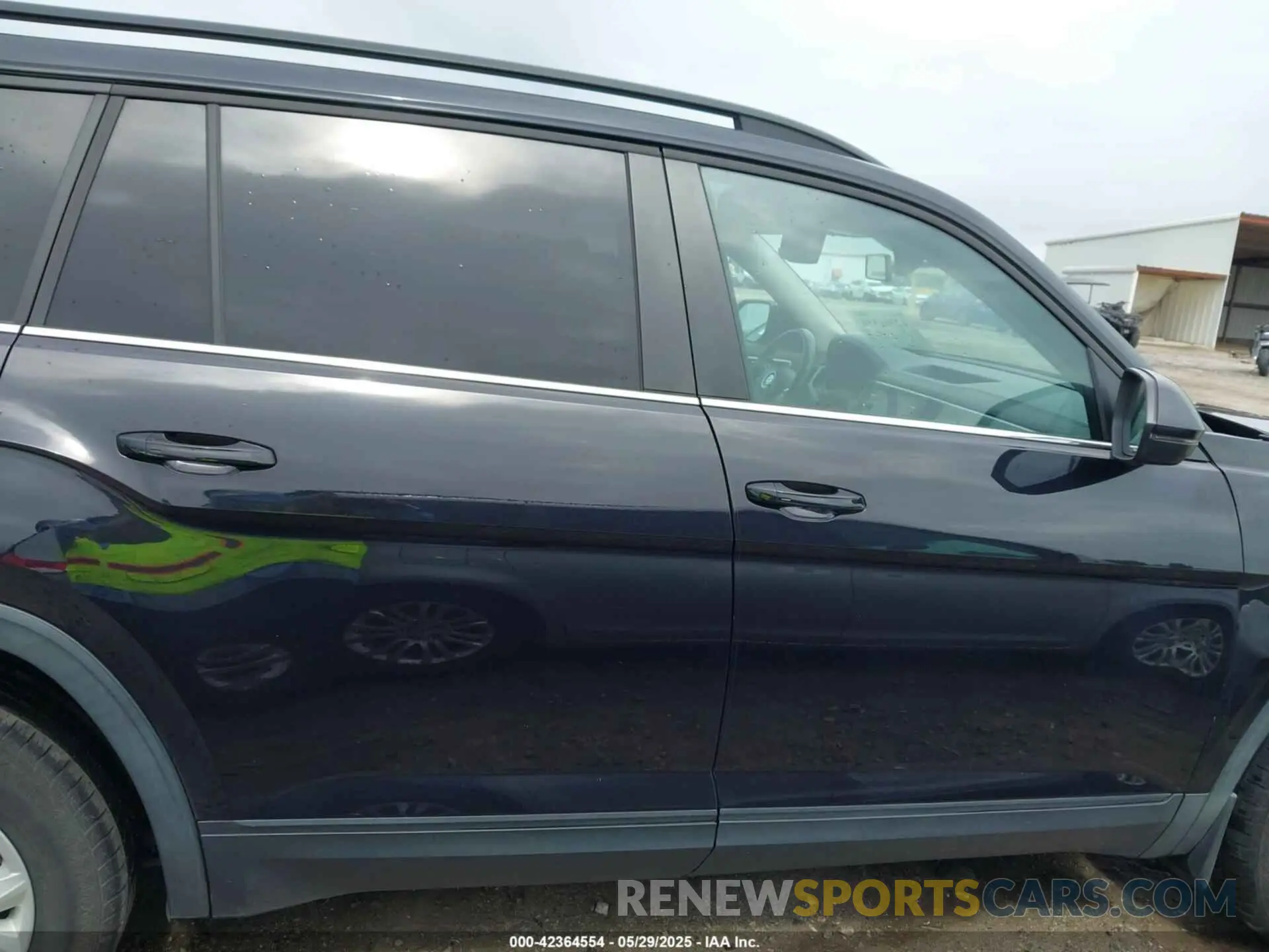 13 Photograph of a damaged car 1V2DP2CA4LC500273 VOLKSWAGEN ATLAS 2020