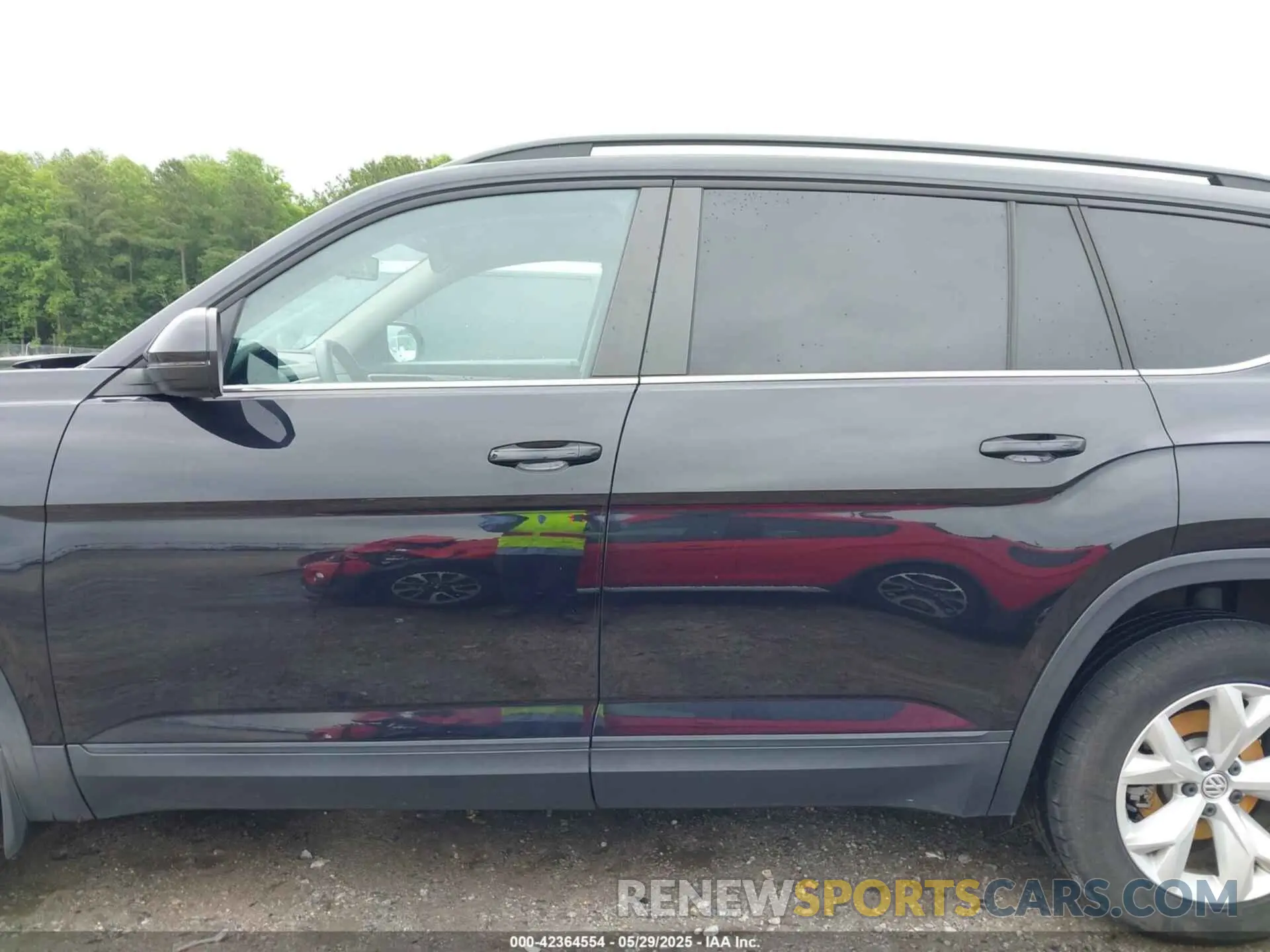 14 Photograph of a damaged car 1V2DP2CA4LC500273 VOLKSWAGEN ATLAS 2020