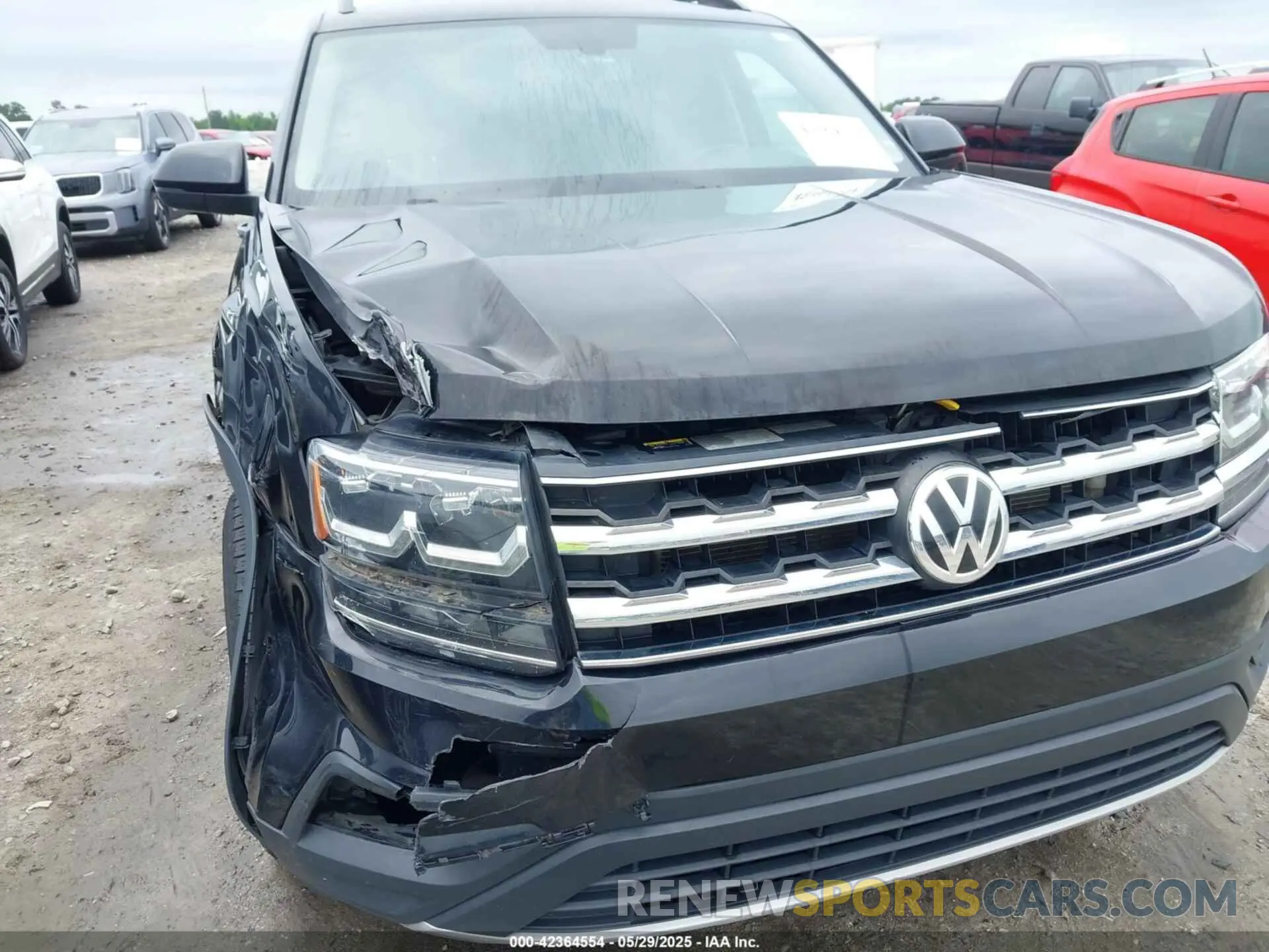 18 Photograph of a damaged car 1V2DP2CA4LC500273 VOLKSWAGEN ATLAS 2020