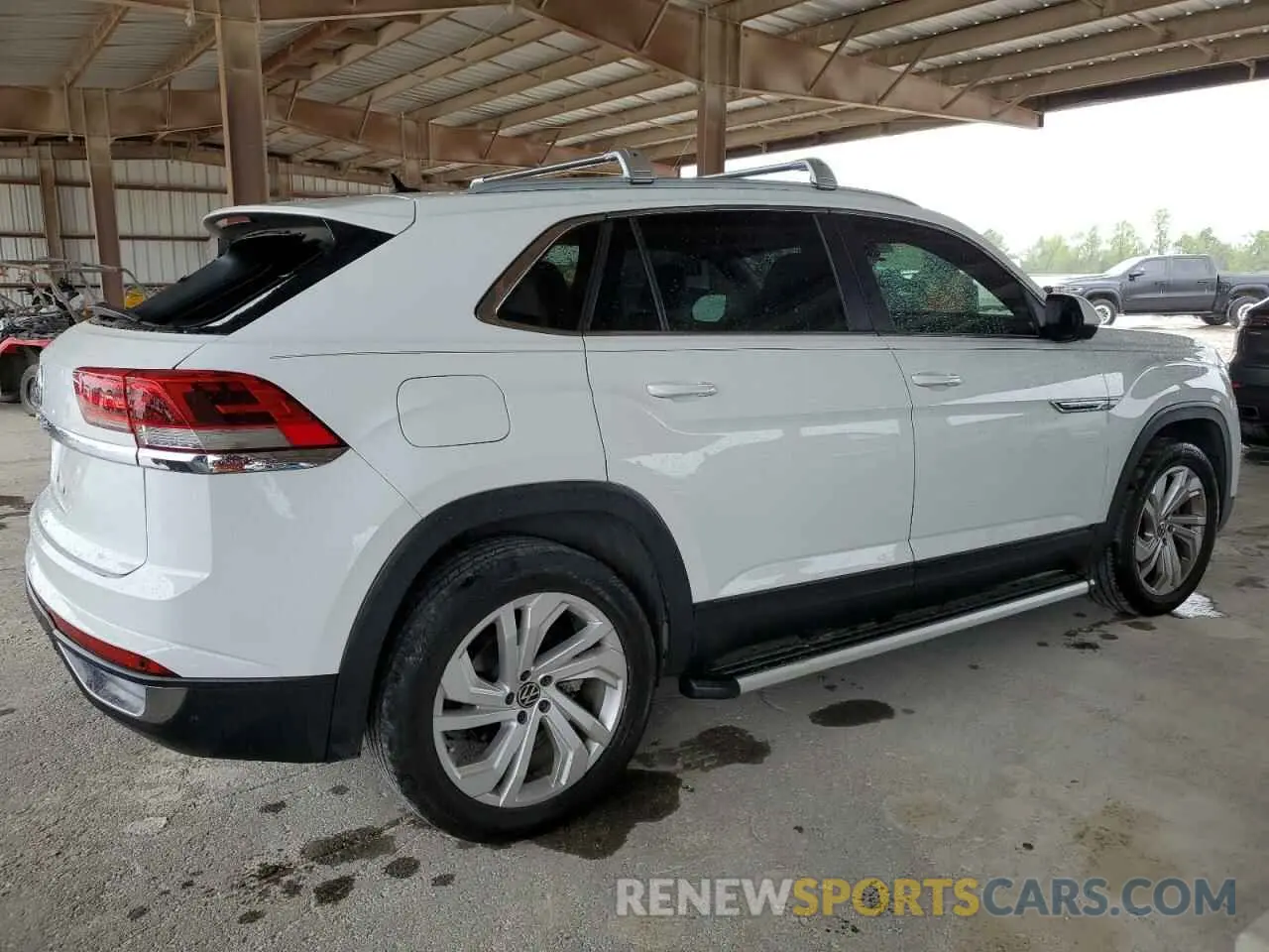 3 Photograph of a damaged car 1V2EE2CAXLC224546 VOLKSWAGEN ATLAS 2020