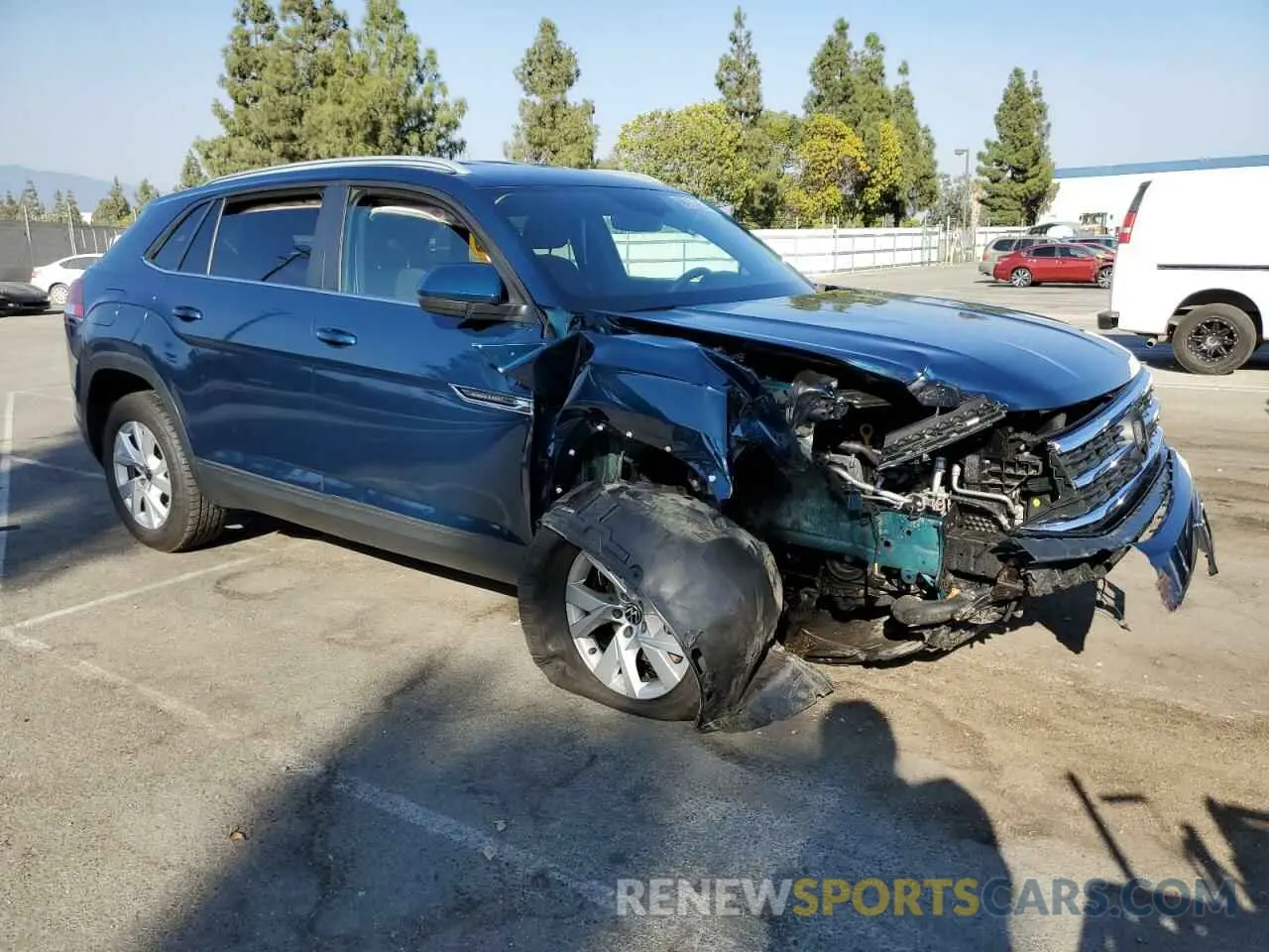 4 Photograph of a damaged car 1V2GC2CAXLC202156 VOLKSWAGEN ATLAS 2020