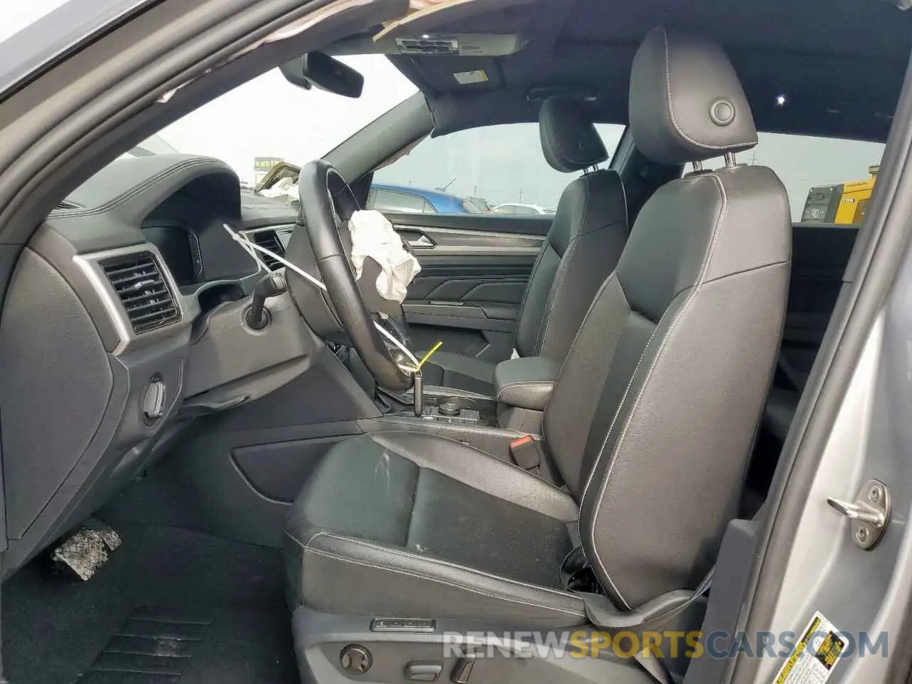 7 Photograph of a damaged car 1V2ME2CA7LC215380 VOLKSWAGEN ATLAS 2020