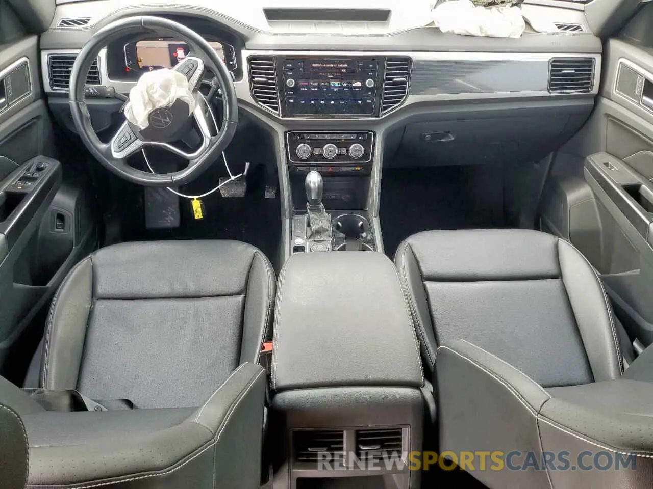 8 Photograph of a damaged car 1V2ME2CA7LC215380 VOLKSWAGEN ATLAS 2020