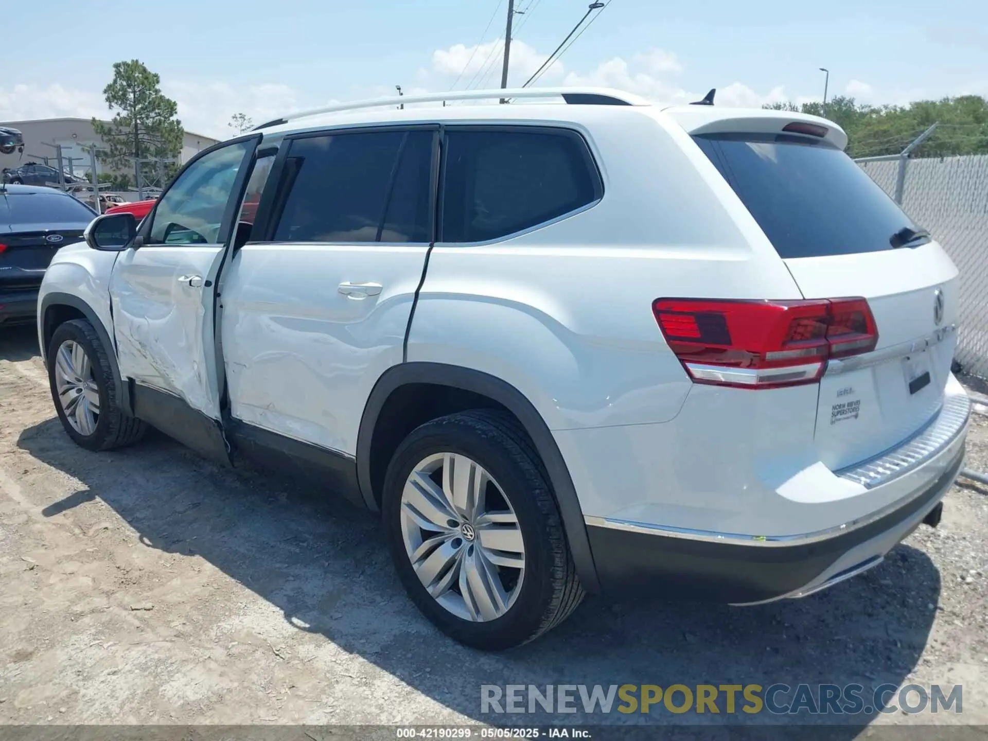 3 Фотография поврежденного автомобиля 1V2MR2CA0LC504010 VOLKSWAGEN ATLAS 2020