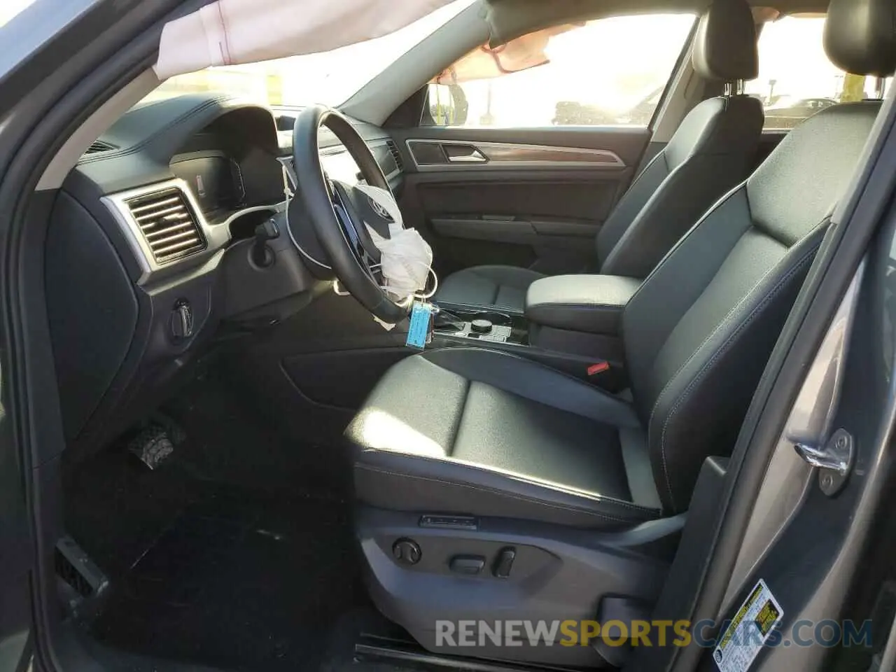 7 Photograph of a damaged car 1V2MR2CA6LC505095 VOLKSWAGEN ATLAS 2020