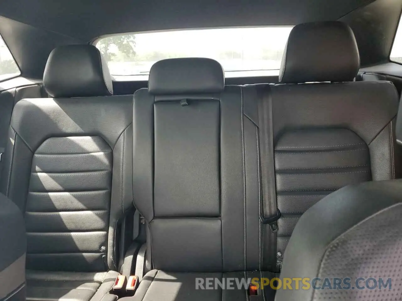 10 Photograph of a damaged car 1V2NE2CA1LC215797 VOLKSWAGEN ATLAS 2020
