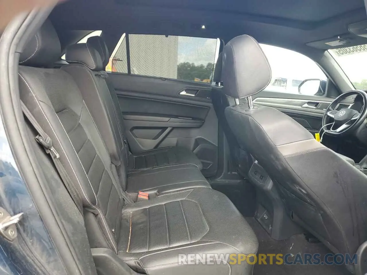 11 Photograph of a damaged car 1V2NE2CA1LC215797 VOLKSWAGEN ATLAS 2020