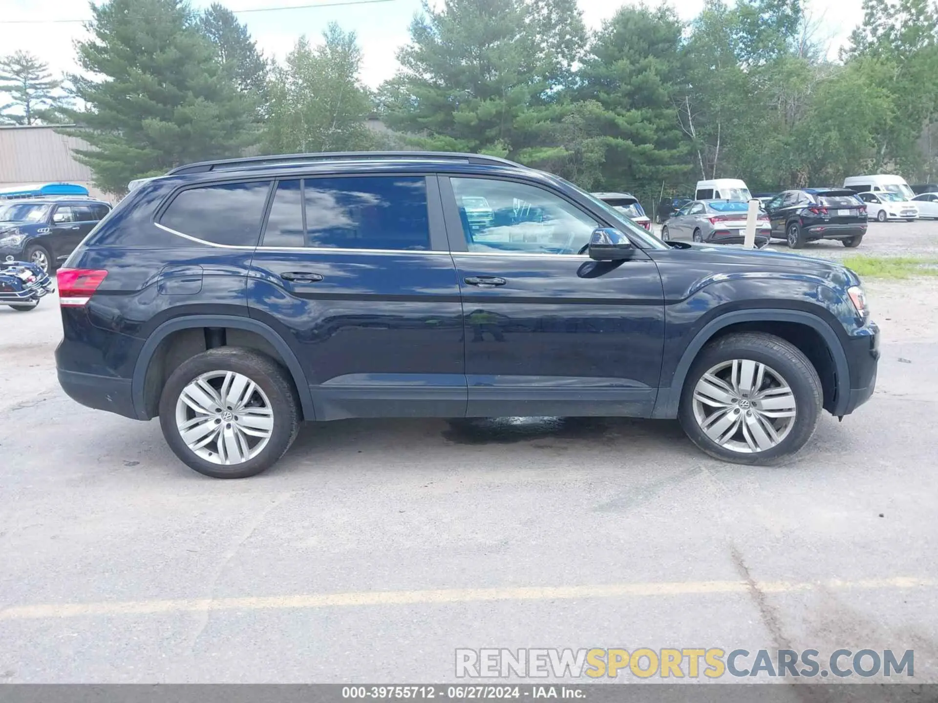 13 Photograph of a damaged car 1V2UR2CA7LC504330 VOLKSWAGEN ATLAS 2020