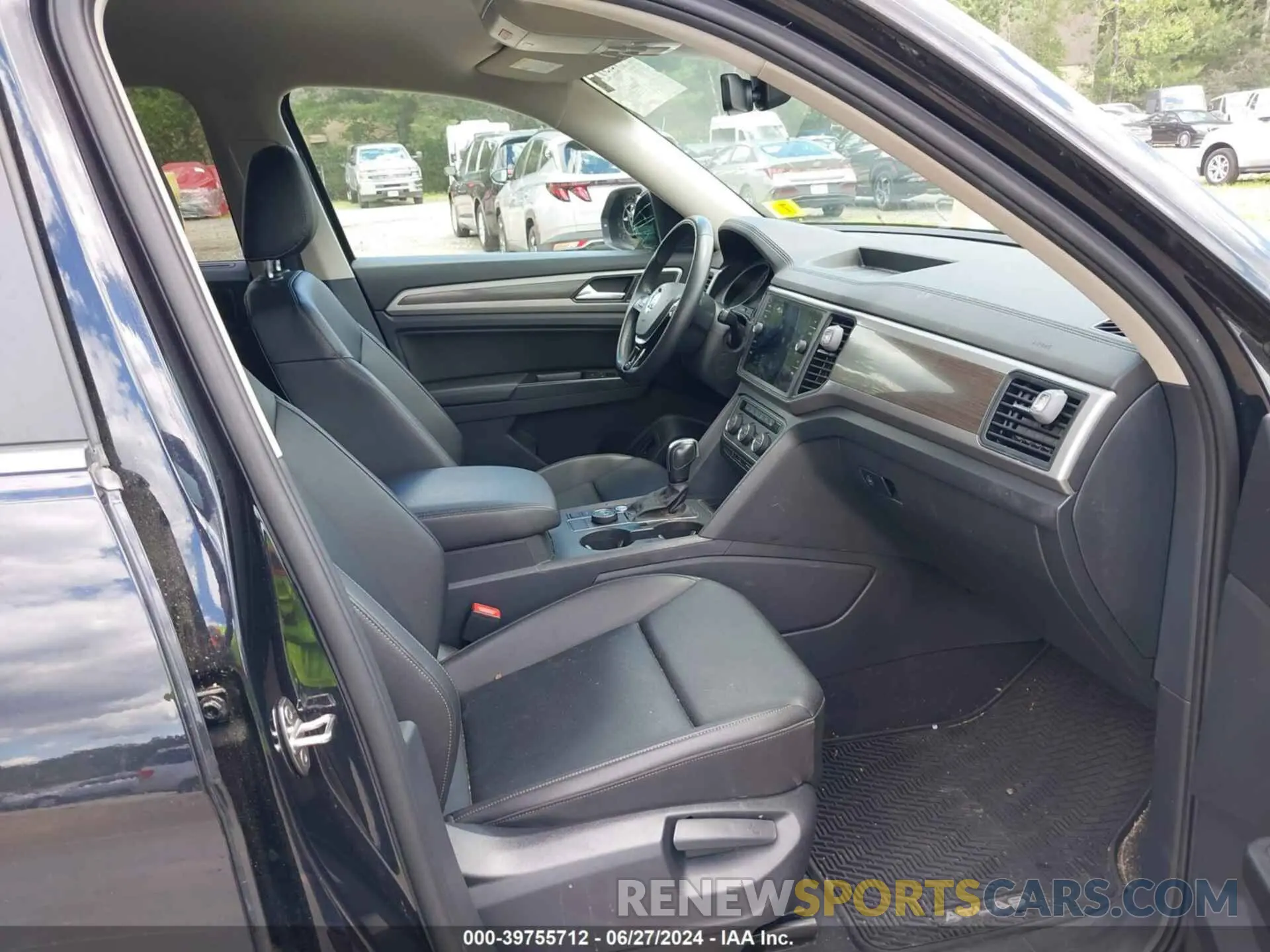 5 Photograph of a damaged car 1V2UR2CA7LC504330 VOLKSWAGEN ATLAS 2020