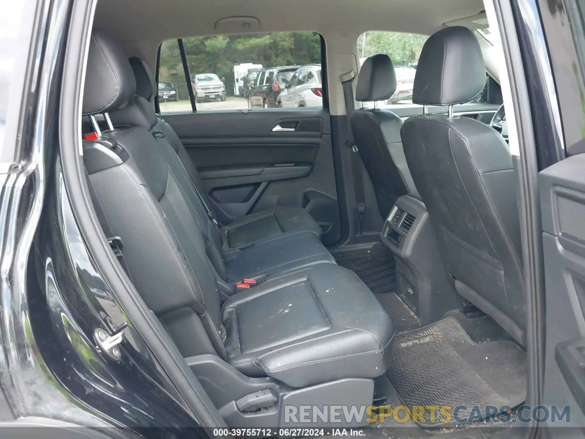 8 Photograph of a damaged car 1V2UR2CA7LC504330 VOLKSWAGEN ATLAS 2020