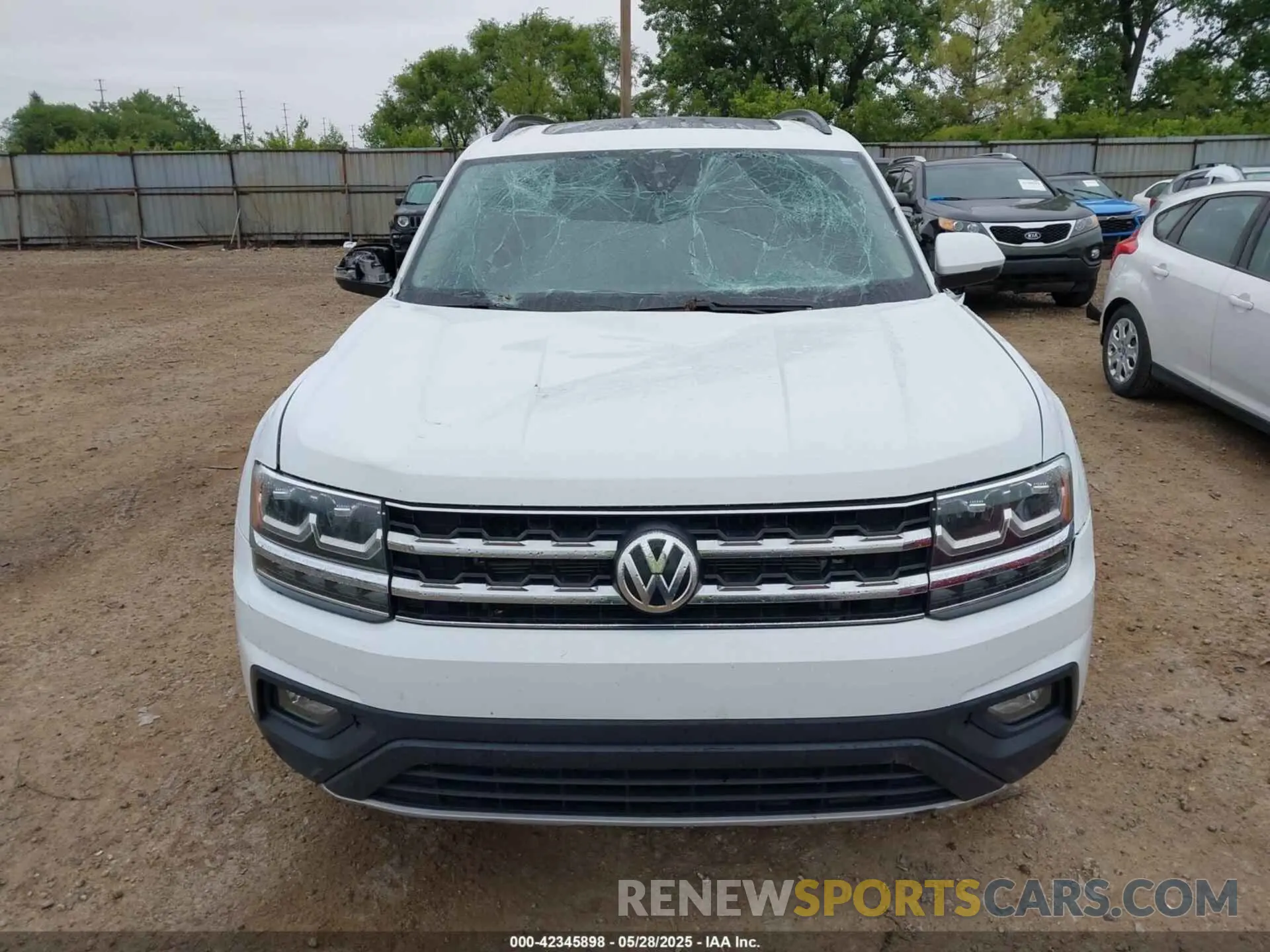 13 Photograph of a damaged car 1V2WR2CA6LC502996 VOLKSWAGEN ATLAS 2020