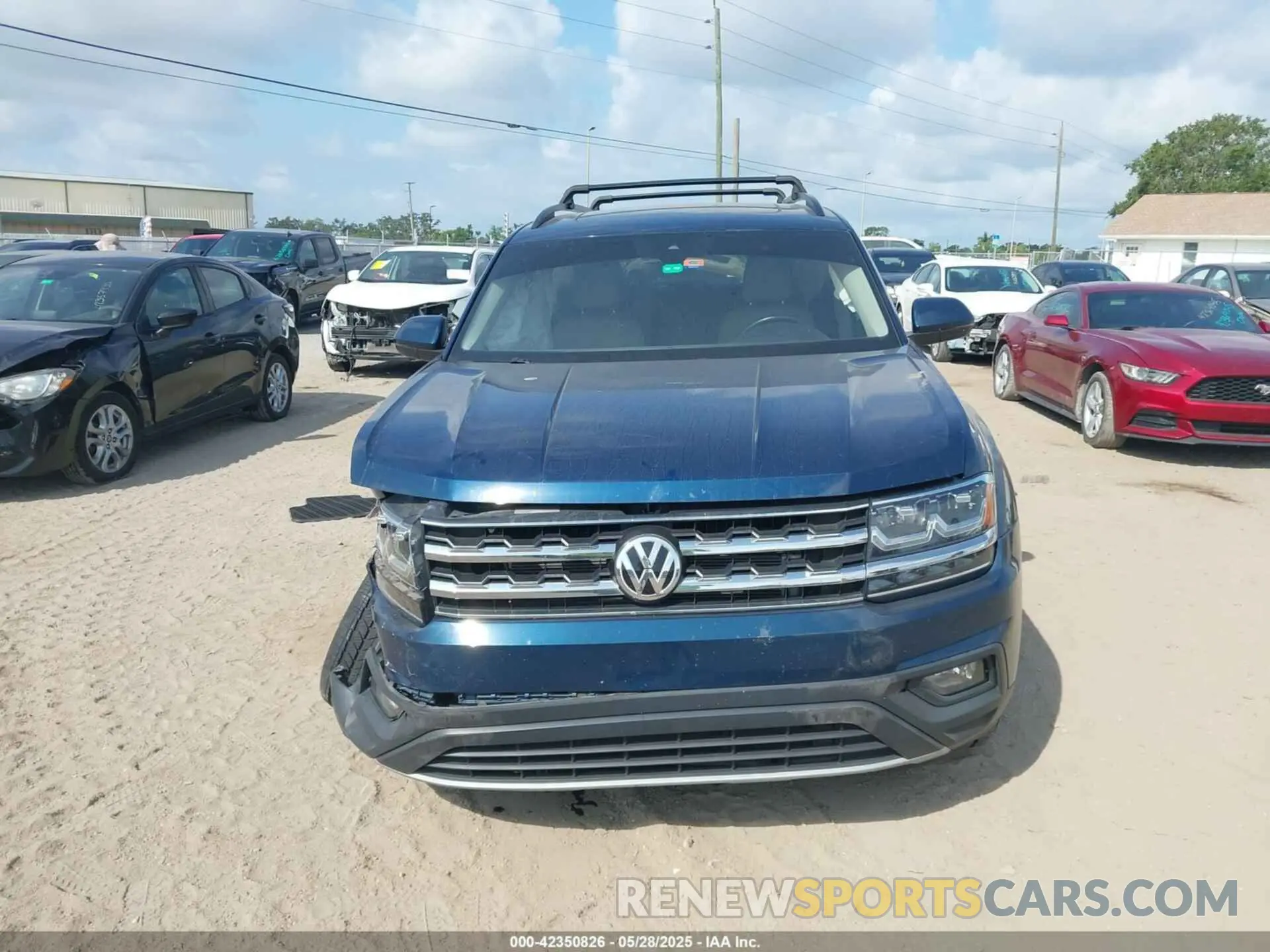 13 Photograph of a damaged car 1V2WR2CA8LC503891 VOLKSWAGEN ATLAS 2020